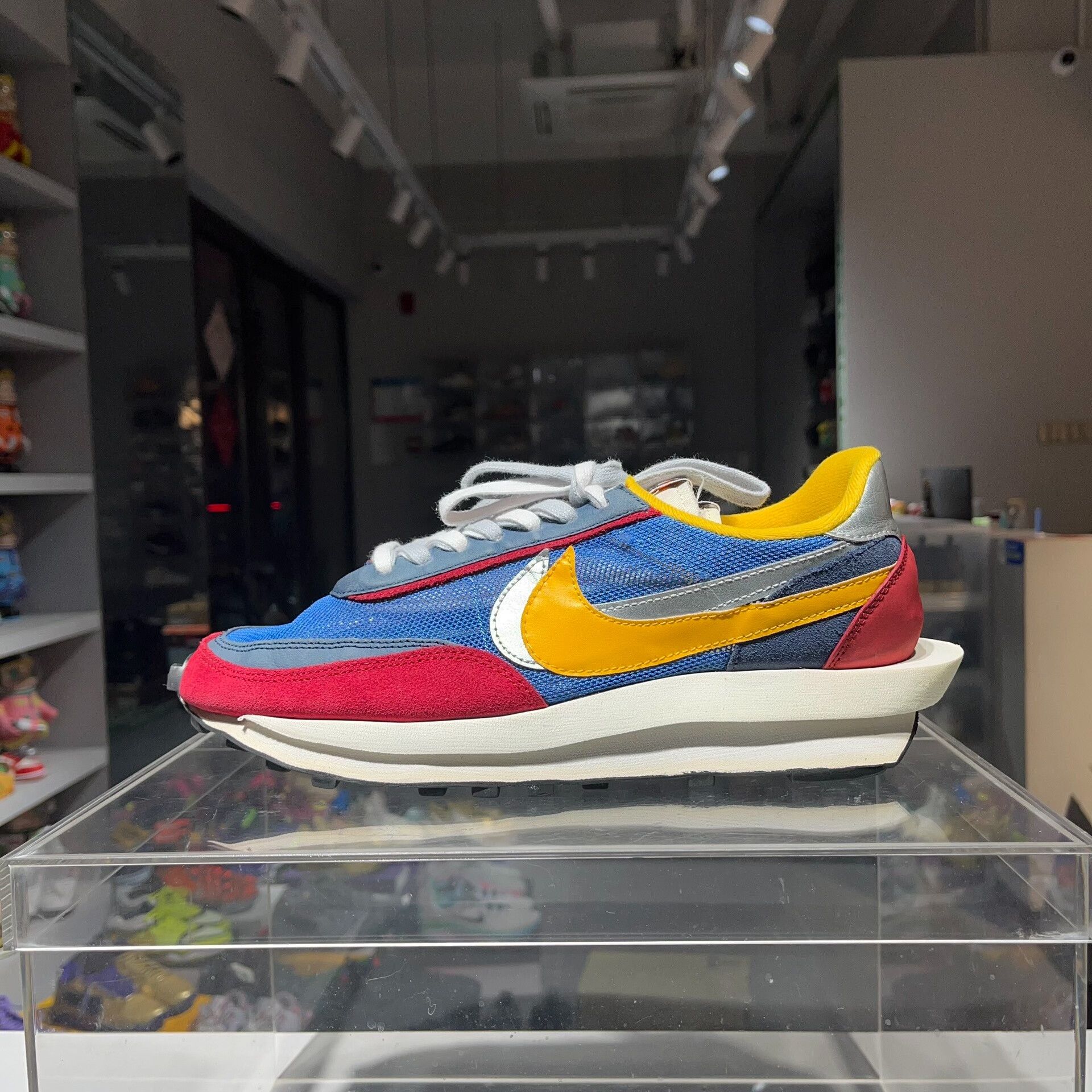 Sacai Sacai Blue Lowtop Sneakers 12 Men Size US 12 / EU 45 - 1 Thumbnail