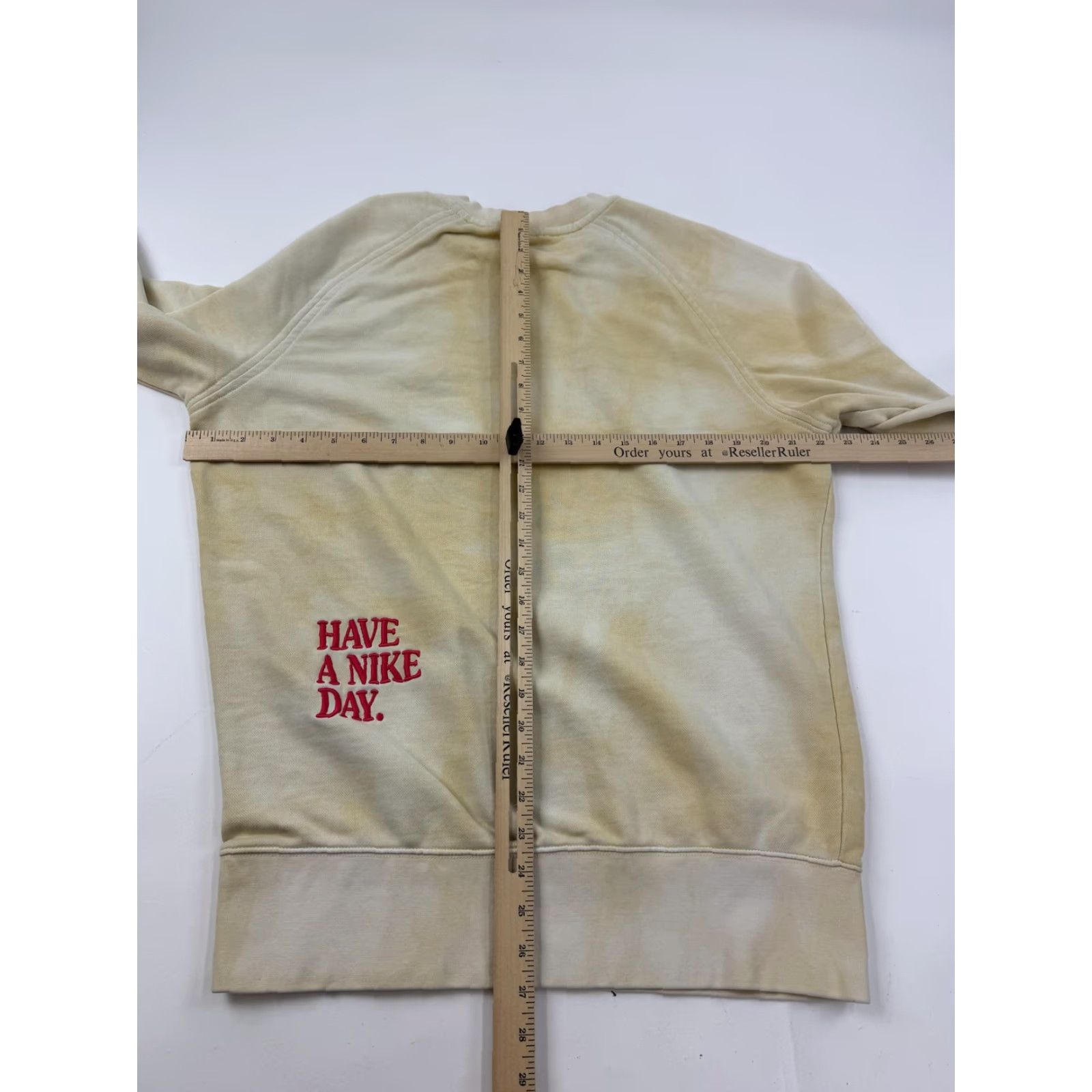Nike Nike Sweatshirt Mens M Beige Fleece Crewneck Pullover Have A Nike Day Daisy Graphic Print Embroidered Logo Size US M / EU 48-50 / 2 - 6 Thumbnail