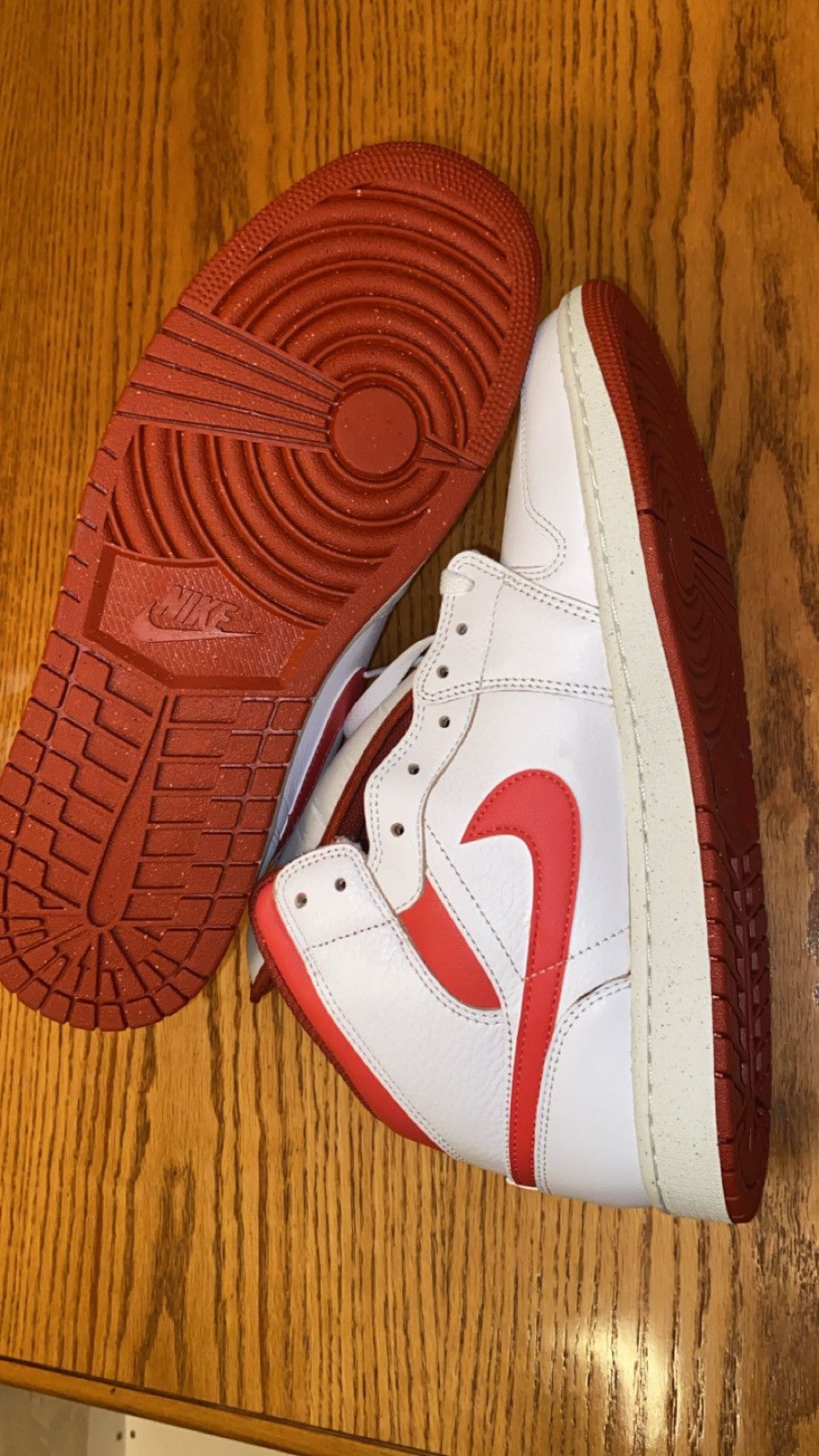 Jordan Brand Air Jordan 1 Mid SE size 12US Size US 12 / EU 45 - 6 Thumbnail