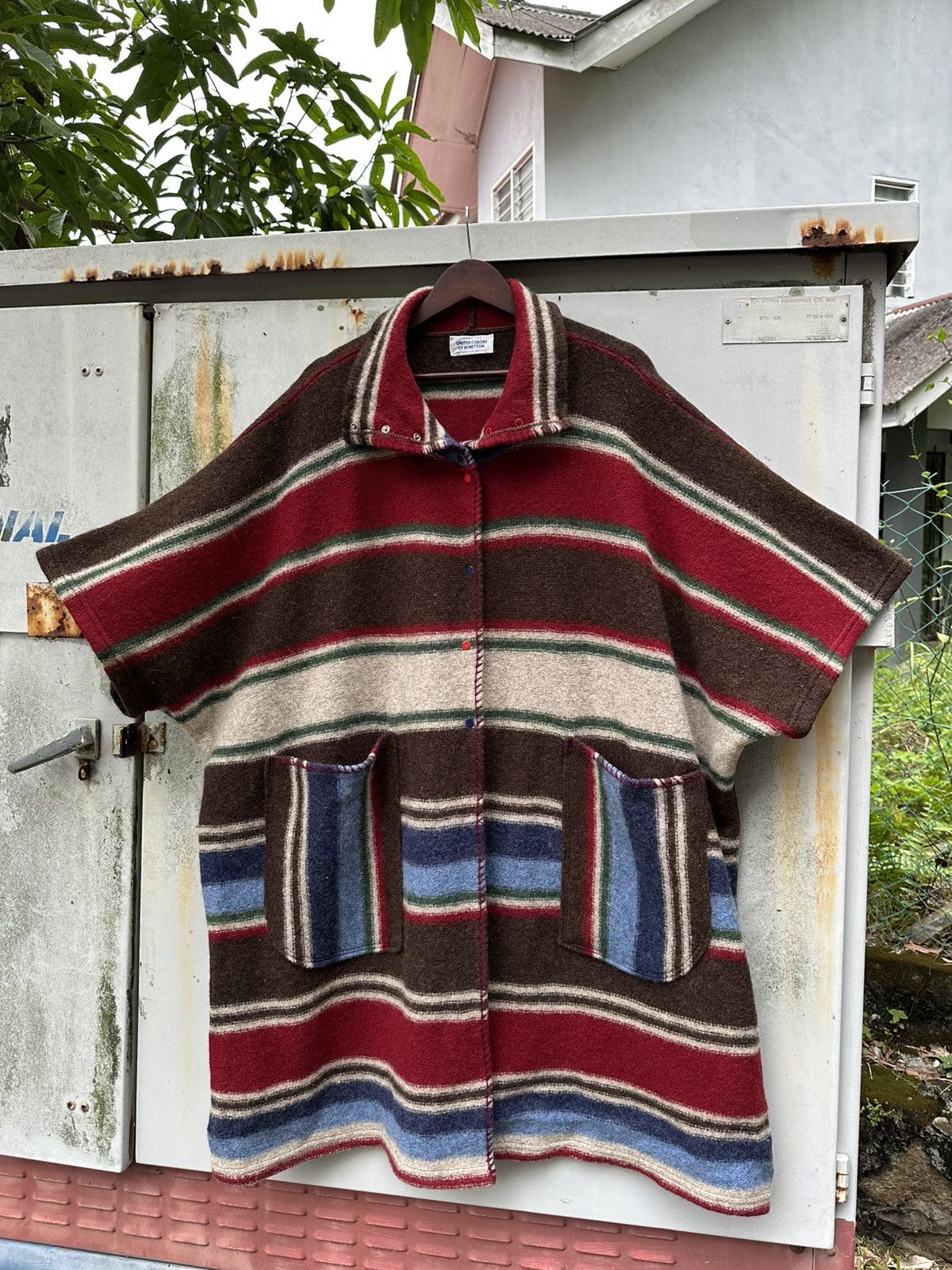 United Colors Of Benetton United Colors Of Benetton 100% Pure Wool Cloak Made In Italy Size US XL / EU 56 / 4 - 2 Thumbnail