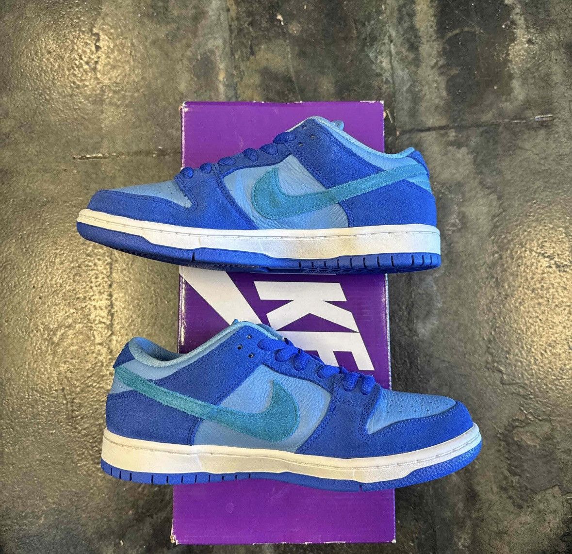 Nike SB Dunk Low SB Blue Raspberry Size US 6.5 / EU 39-40 - 2 Thumbnail