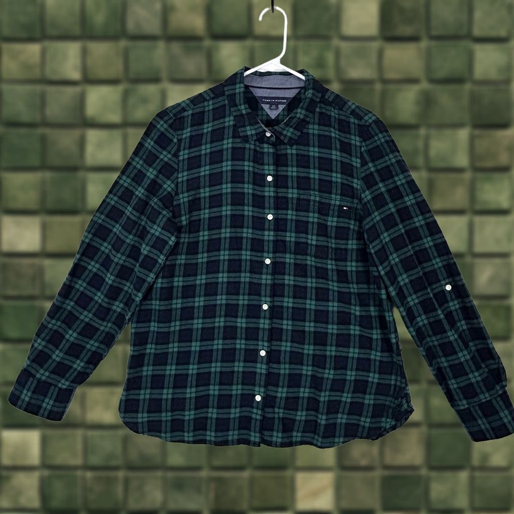 Tommy Hilfiger Tommy Hilfiger Plaid Button-Up Shirt Mens Size L Green Casual Top Preppy Shirt Small Business Casual Travel Mens Size US L / EU 52-54 / 3 - 1 Thumbnail