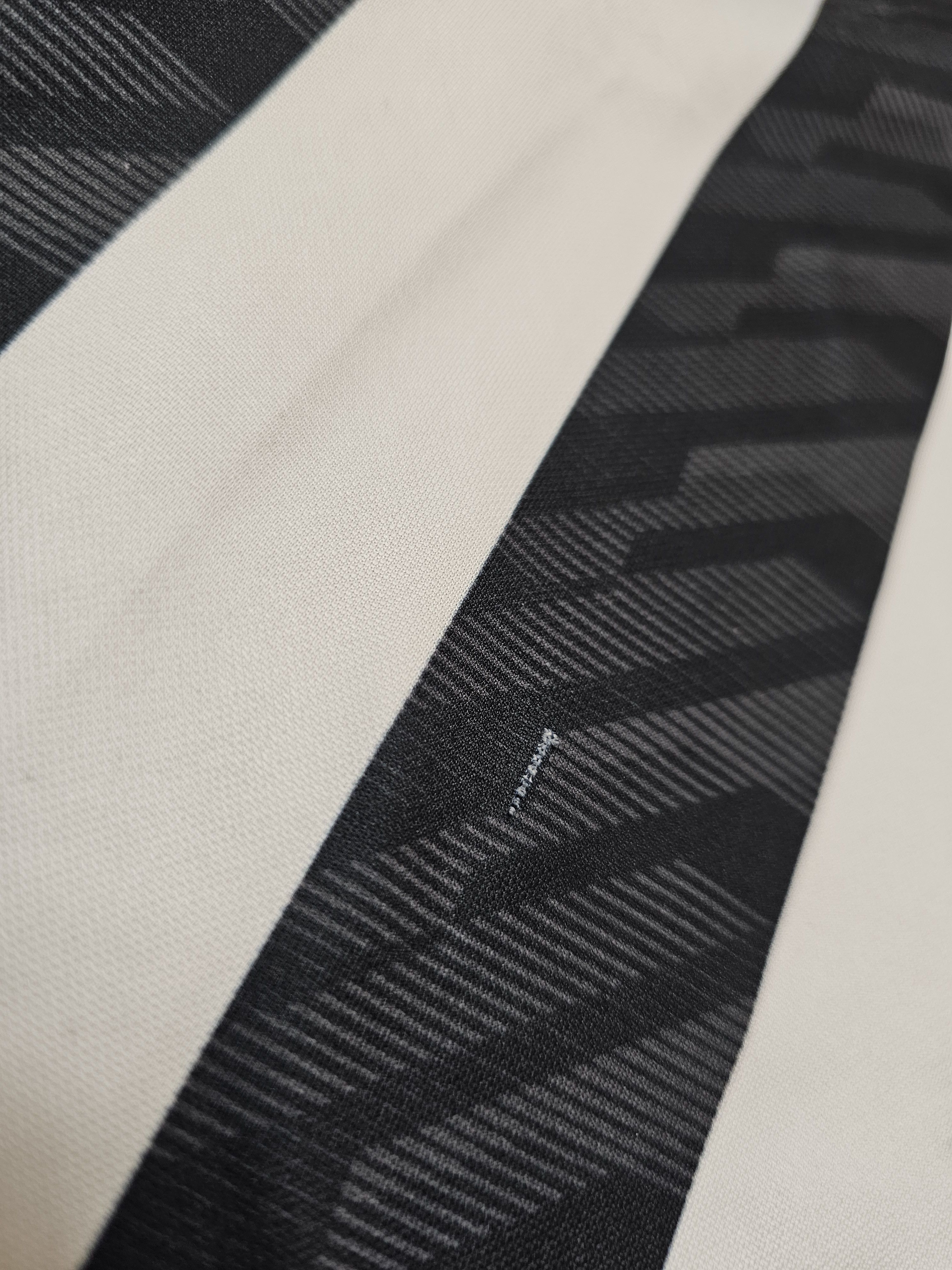 Vintage SANTOS 2020 2021 AWAY FOOTBALL SHIRT BRAZIL SOCCER JERSEY Size US S / EU 44-46 / 1 - 6 Thumbnail