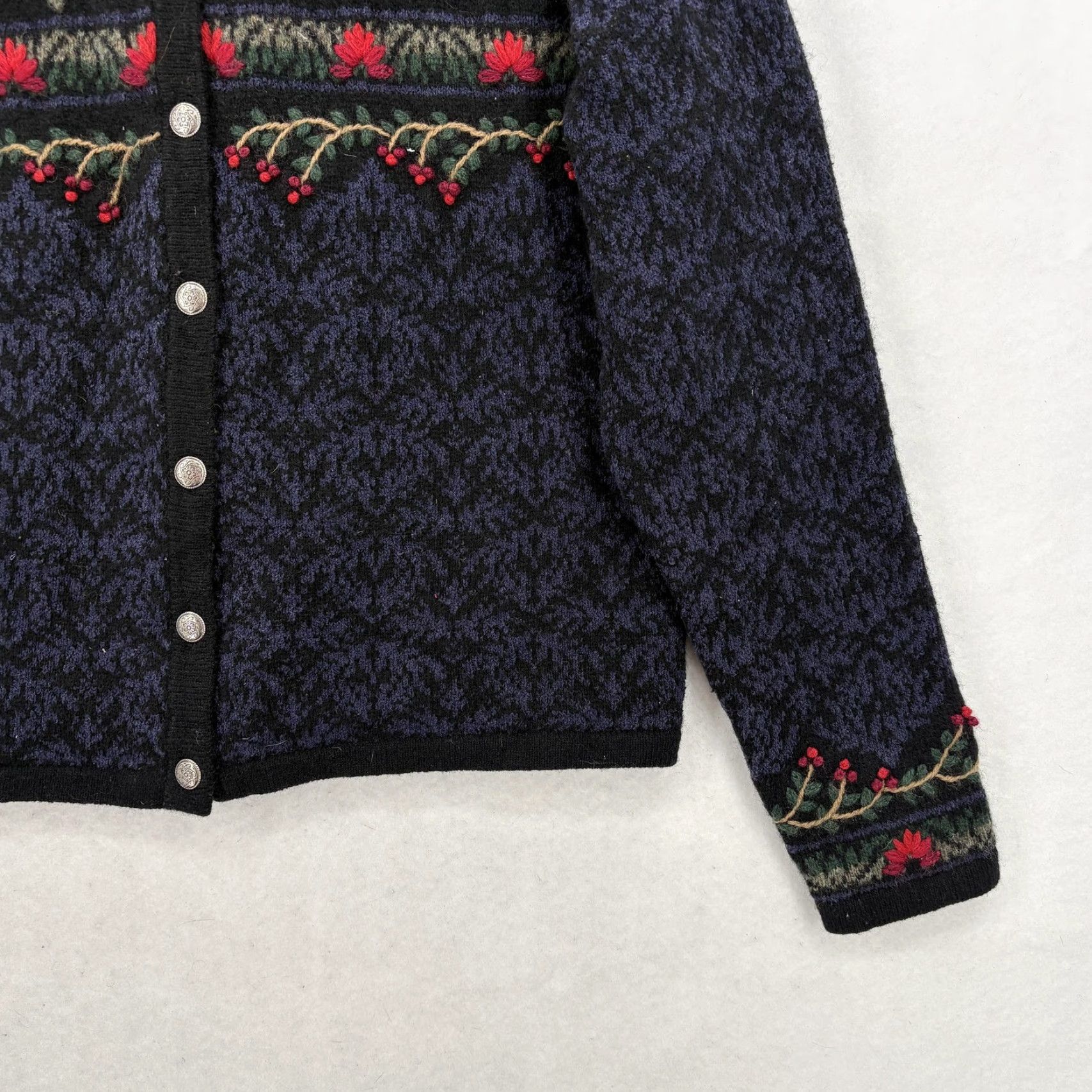 Talbots VINTAGE Talbots Petites Sweater Womens PM Cardigan Knit Floral Embroidered Button Front 90s Size M / US 6-8 / IT 42-44 - 3 Thumbnail
