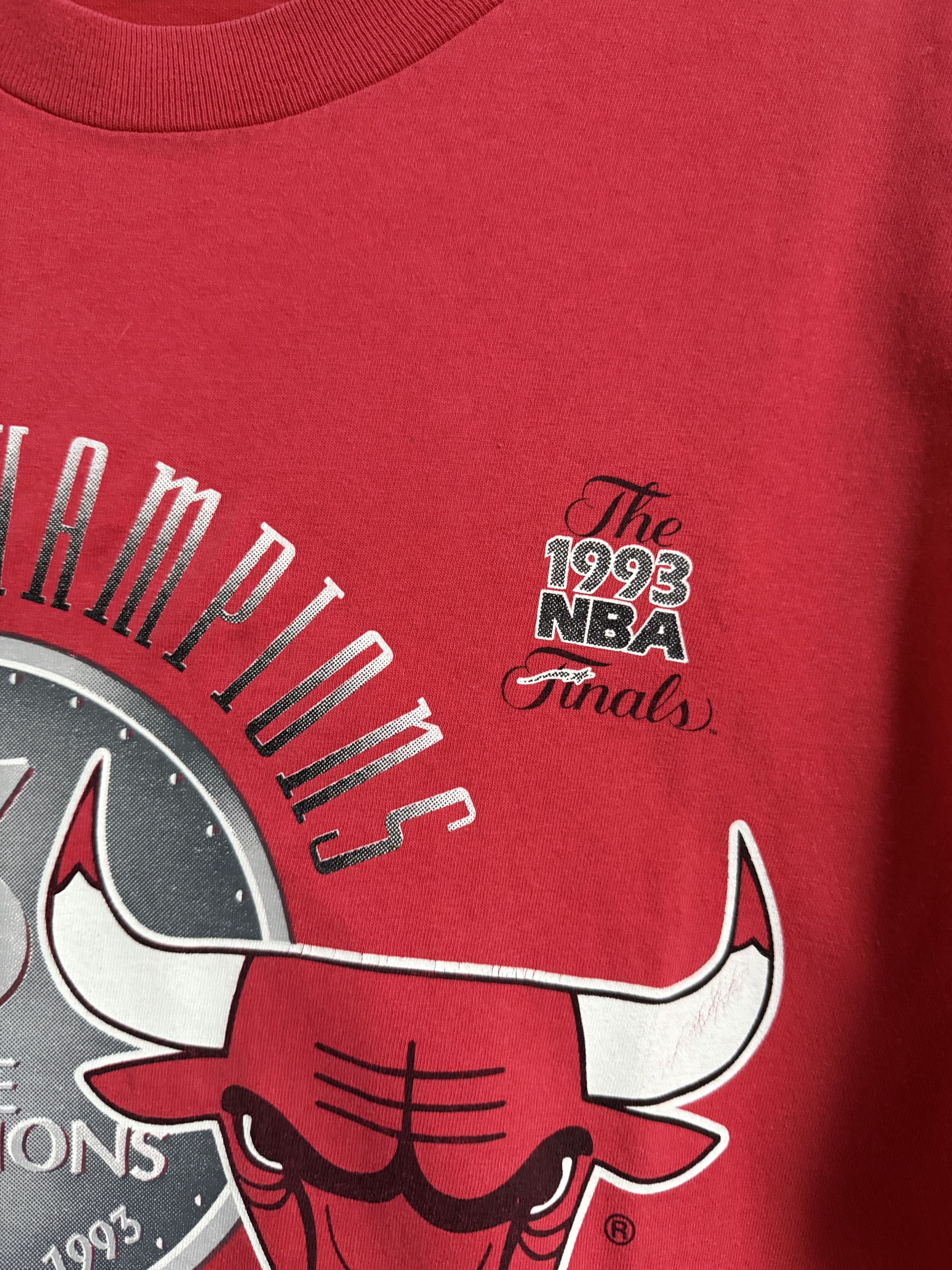 NBA Vintage 1993 Nutmeg Chicago Bulls NBA t-shirt Size US L / EU 52-54 / 3 - 6 Thumbnail
