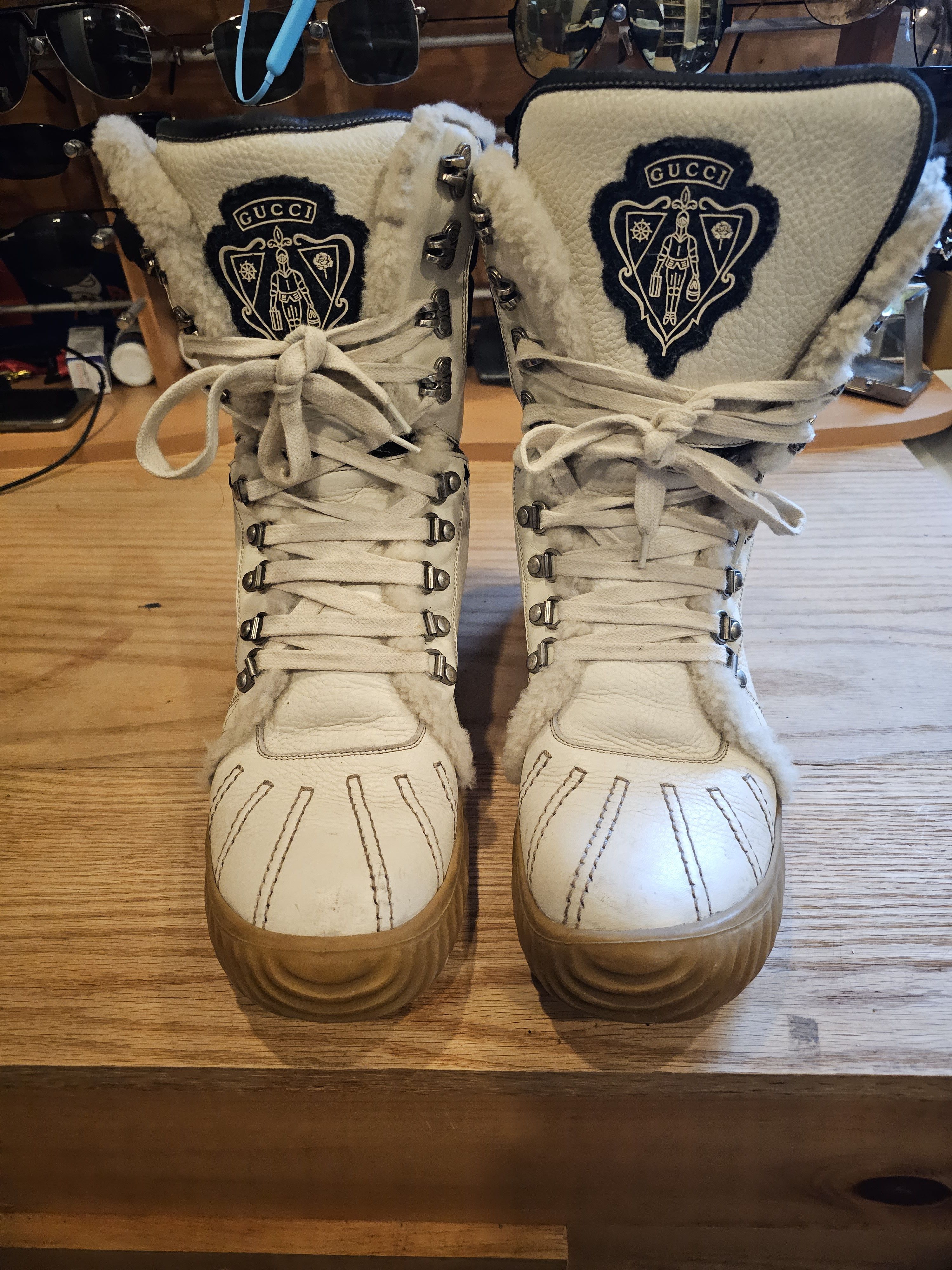 image of Gucci Boots Logo GG Shearling Hooked Snow Ski in Beige Black, Men's (Size 8.5)