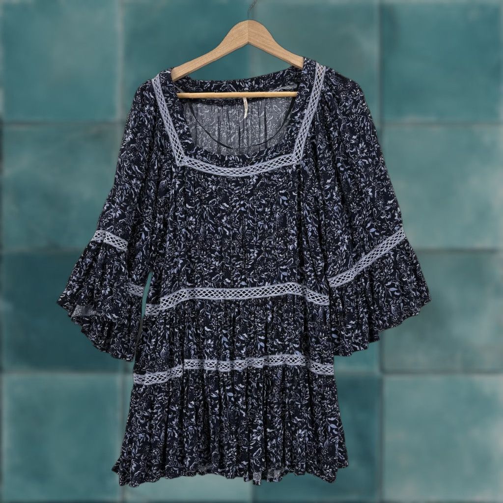 Free People Free People Blouse Tunic Womens S Floral Square Neck Bell Sleeve Crochet Boho Lightweight Casual Cubist? Size S / US 4 / IT 40 - 1 Thumbnail