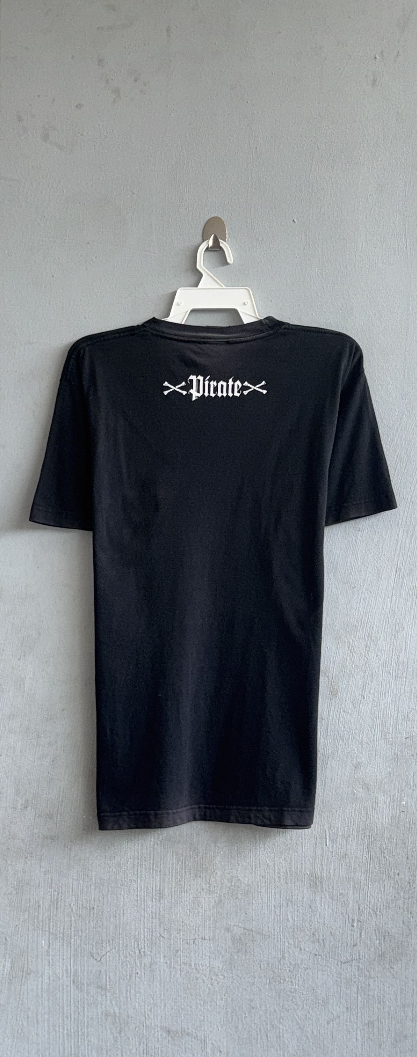 Other Crossbone Pirate T-Shirt Size US L / EU 52-54 / 3 - 7 Thumbnail
