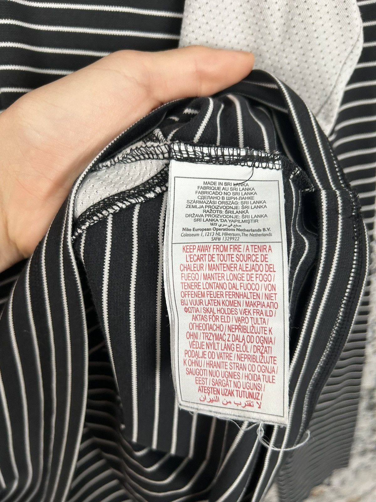 Nike Vintage Nike Stripped Jersey Longsleeve Sportswear Hype Size US L / EU 52-54 / 3 - 7 Thumbnail