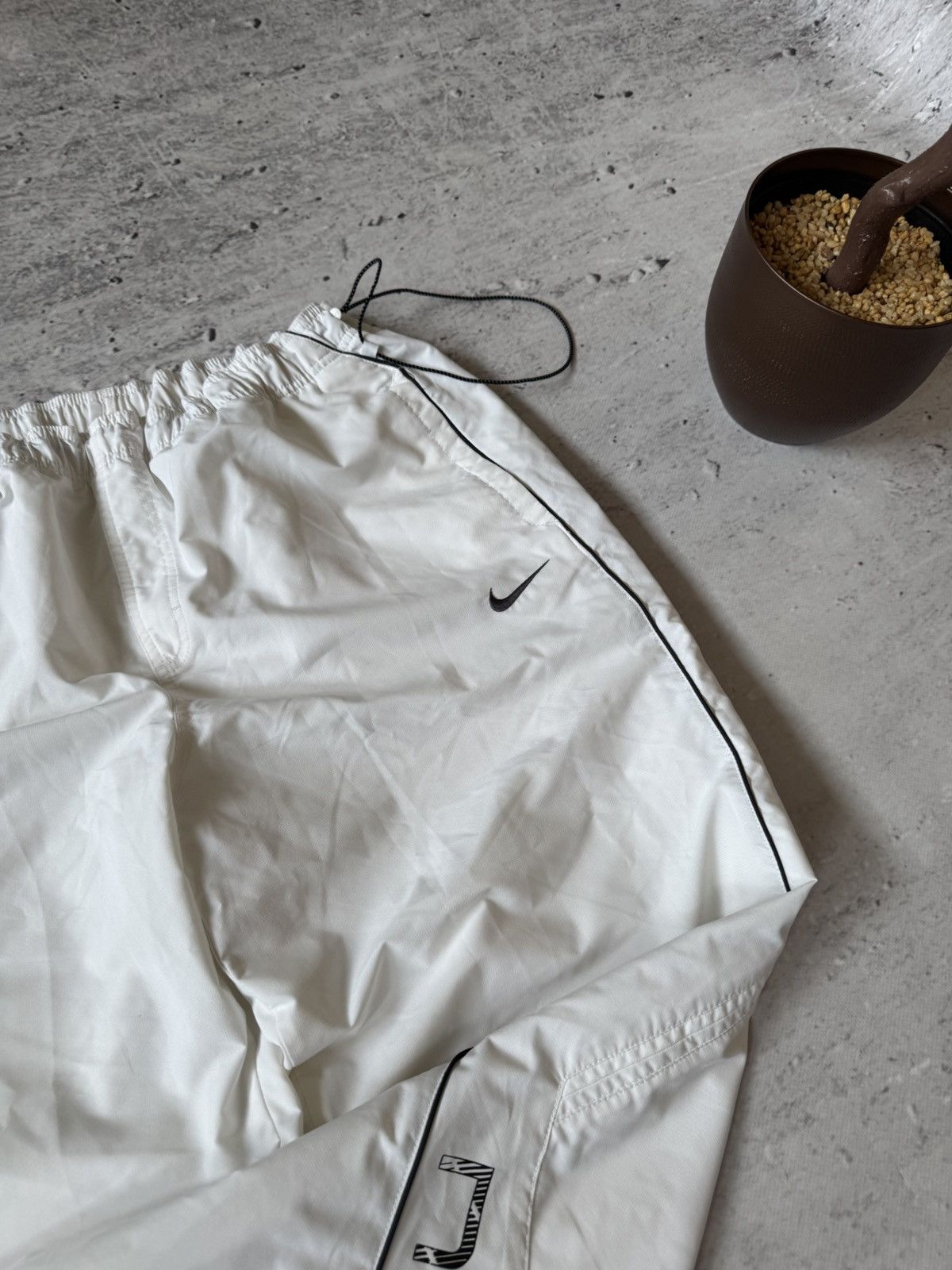 Nike × Vintage NIKE NYLON VINTAGE Y2K OVERSIZE BAGGY FIT PANTS SWEATPANTS Size US 34 / EU 50 - 5 Thumbnail