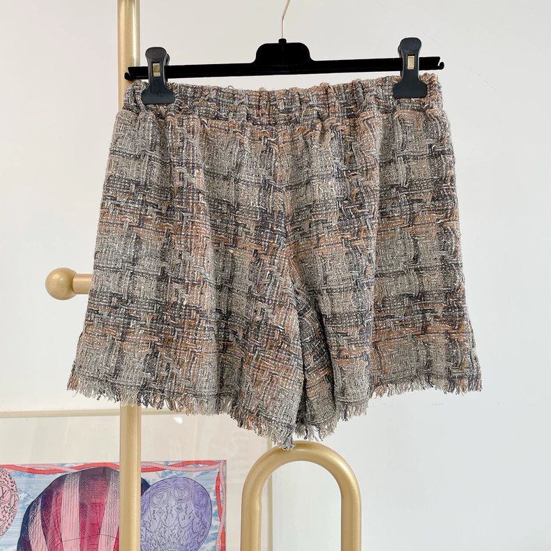 Chanel Chanel Greek series knitted tweed shorts 2504-Nextarrow Size 24" / US 00 / IT 34 - 2 Thumbnail