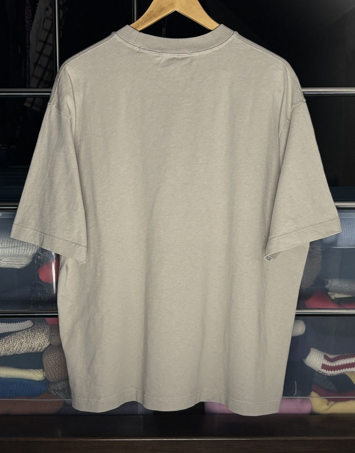 Acne Studios Acne Studios Oversized Boxy Center Logo Beige Tee Size US M / EU 48-50 / 2 - 4 Thumbnail