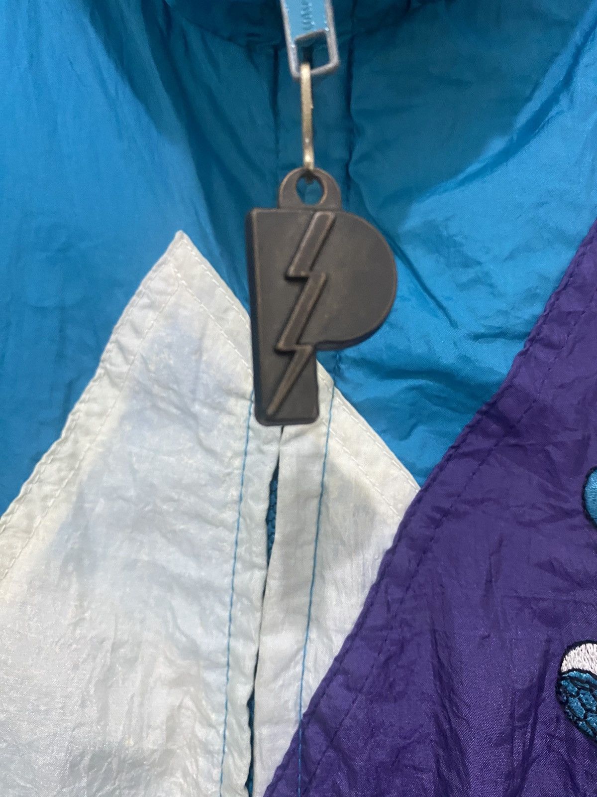NBA × Pro Player × Vintage Vintage 90s Charlotte Hornets Pro Player Daniel Young Jacket Size US XL / EU 56 / 4 - 9 Thumbnail
