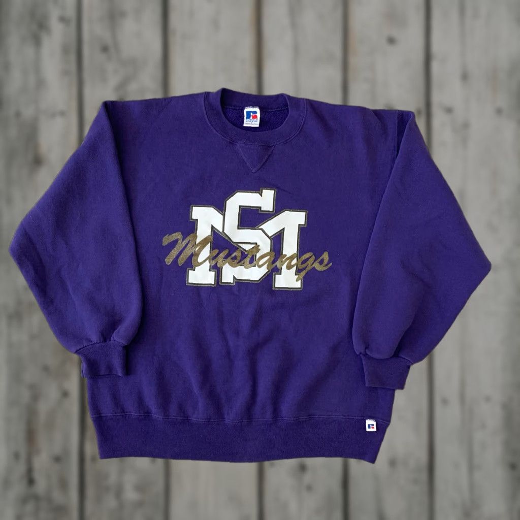 Russell Athletic VINTAGE Russell Athletic Mustang Purple Crewneck Pullover Sweater Size L USA Mens 90s Crew Neck Graphic Print Fleece Cotton Size US L / EU 52-54 / 3 - 1 Thumbnail