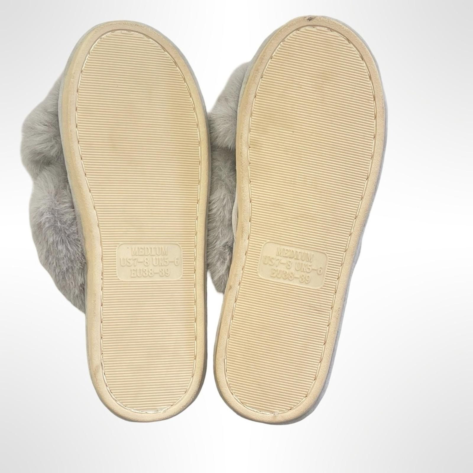 NBDN Nobrandedon Cozy Gray Faux Fur Women's Slippers size 7.5 Size US 7.5 / IT 37.5 - 4 Thumbnail