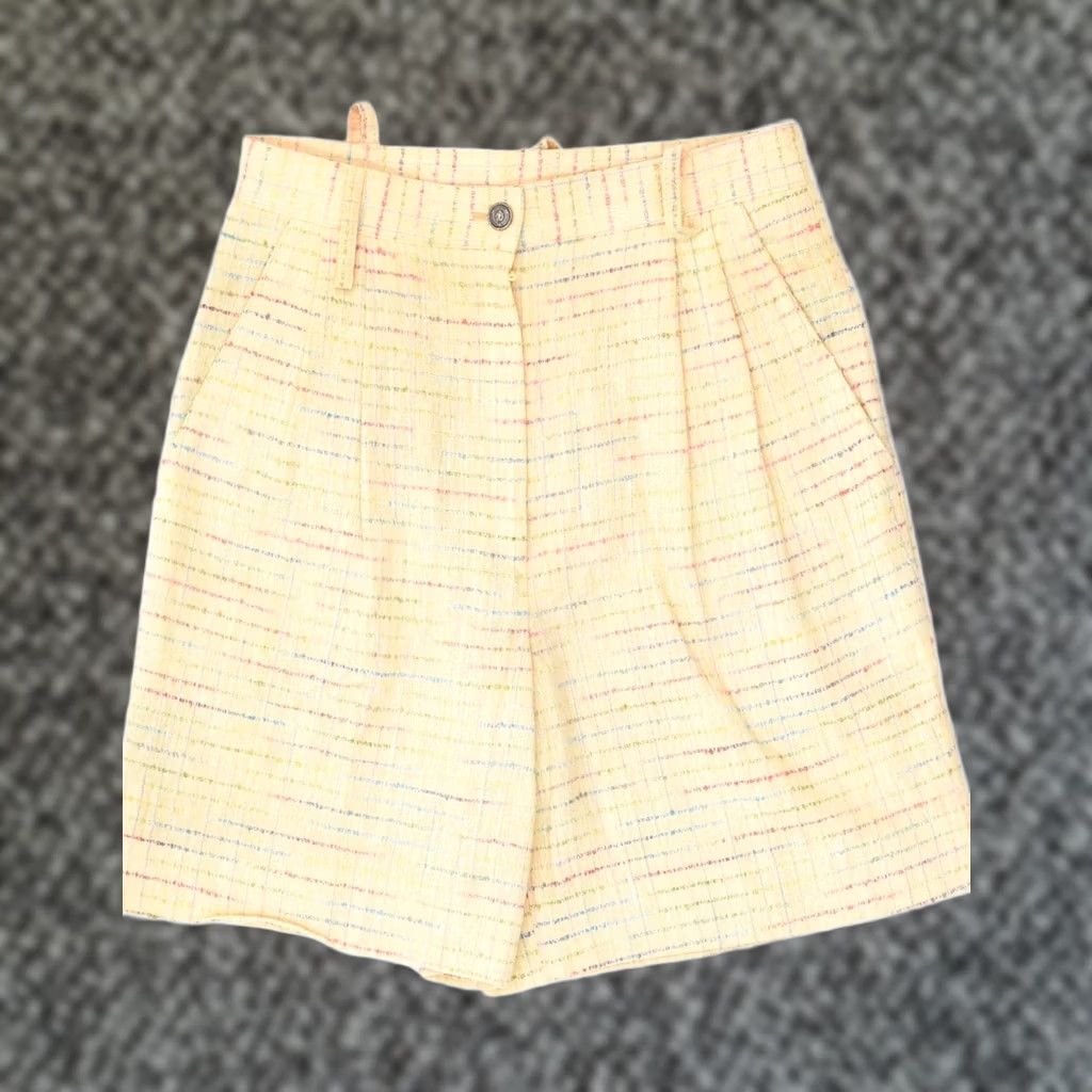 Vintage VINTAGE Womens High Waist Casual Shorts Yellow Striped Medium W26 IT 42 Size 32" / US 10 / IT 46 - 1 Thumbnail