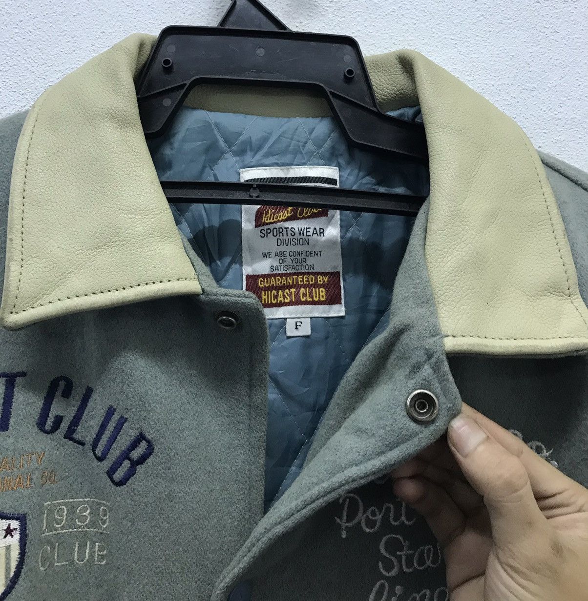 Leather Vintage Idicost Club Guaranteed by Hicast Club VarsityJacket Size US L / EU 52-54 / 3 - 4 Thumbnail