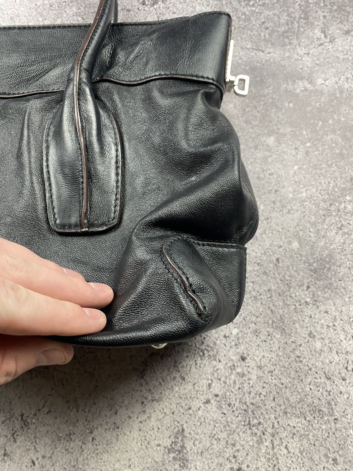 Designer × Tod's × Vintage Vintage 90s Tod’s leather shoulder/hand bag with fringes Size ONE SIZE - 3 Thumbnail