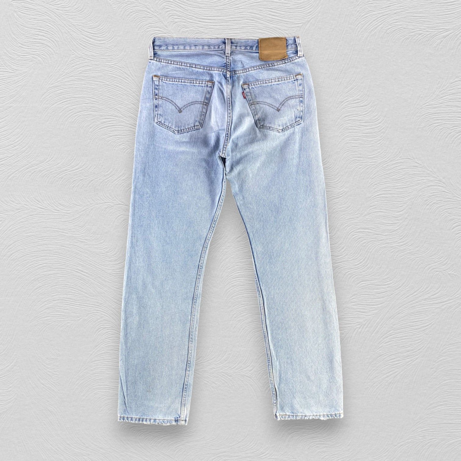 Levi's Vintage 90s Levis 501 Jeans Light wash Denim KJ3348 Size US 32 / EU 48 - 2 Thumbnail