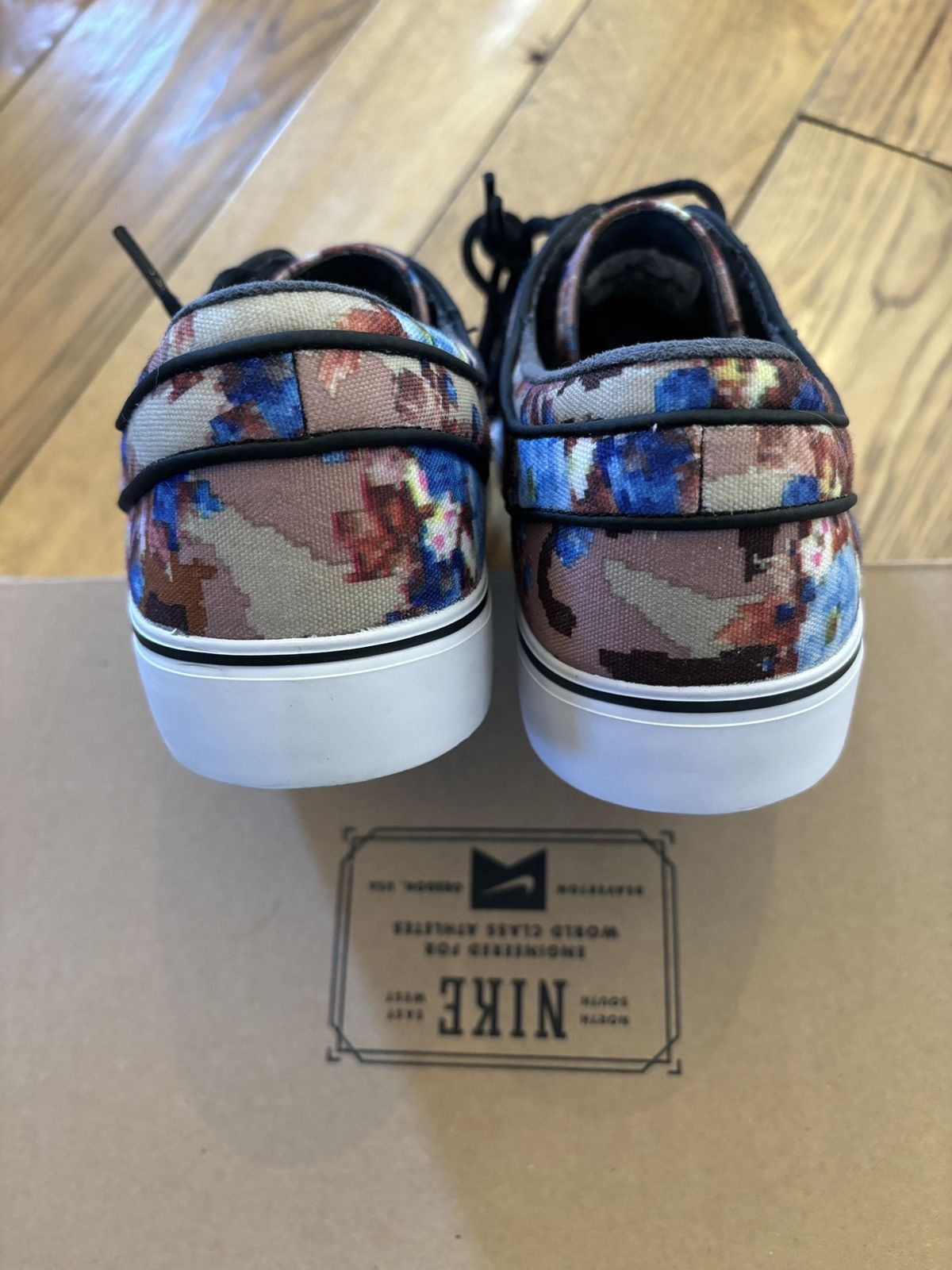Nike Nike SB Janoski Digi Floral Blue 2013 Size US 9 / EU 42 - 4 Thumbnail