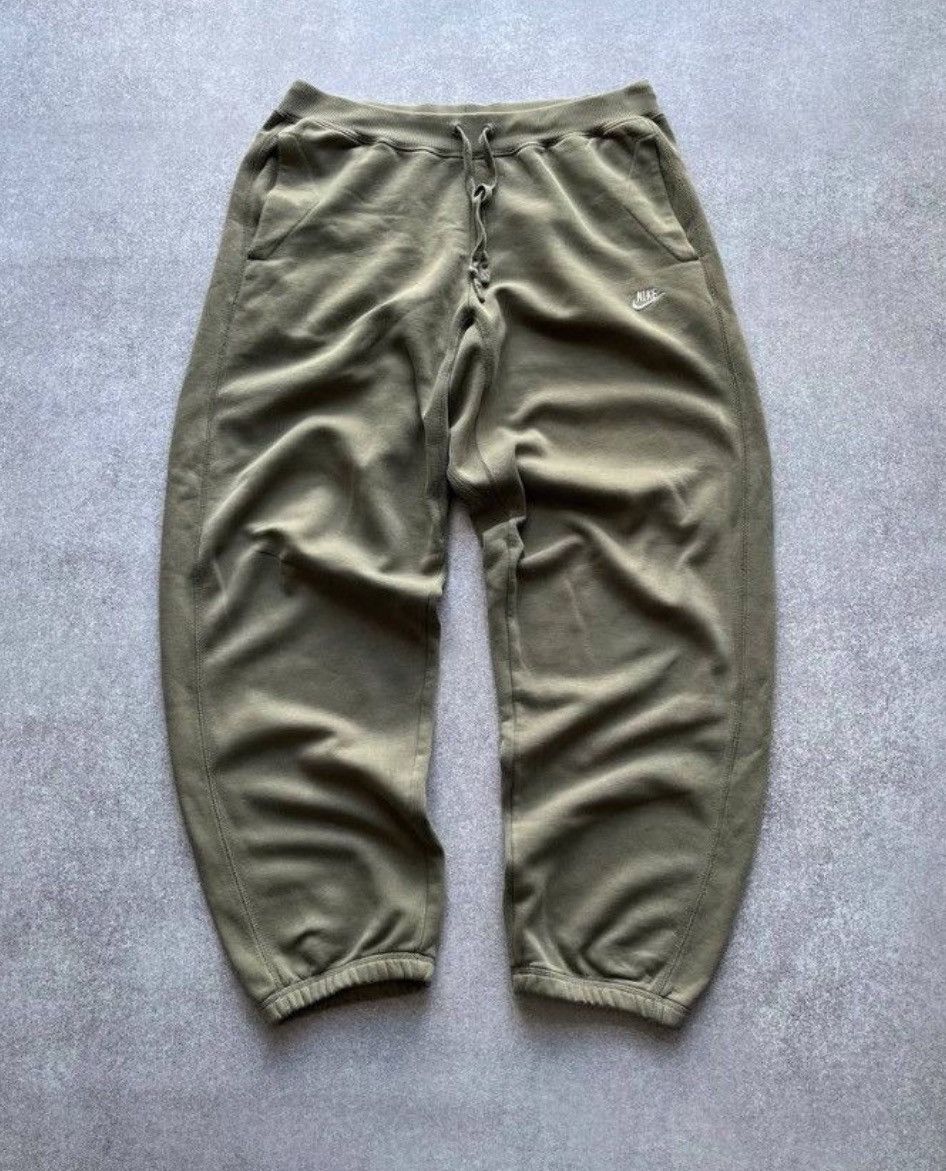 Nike VINTAGE NIKE SWOOSH COTTON FLARED SKEPTA STYLE SWEATPANTS Size US 32 / EU 48 - 1 Thumbnail