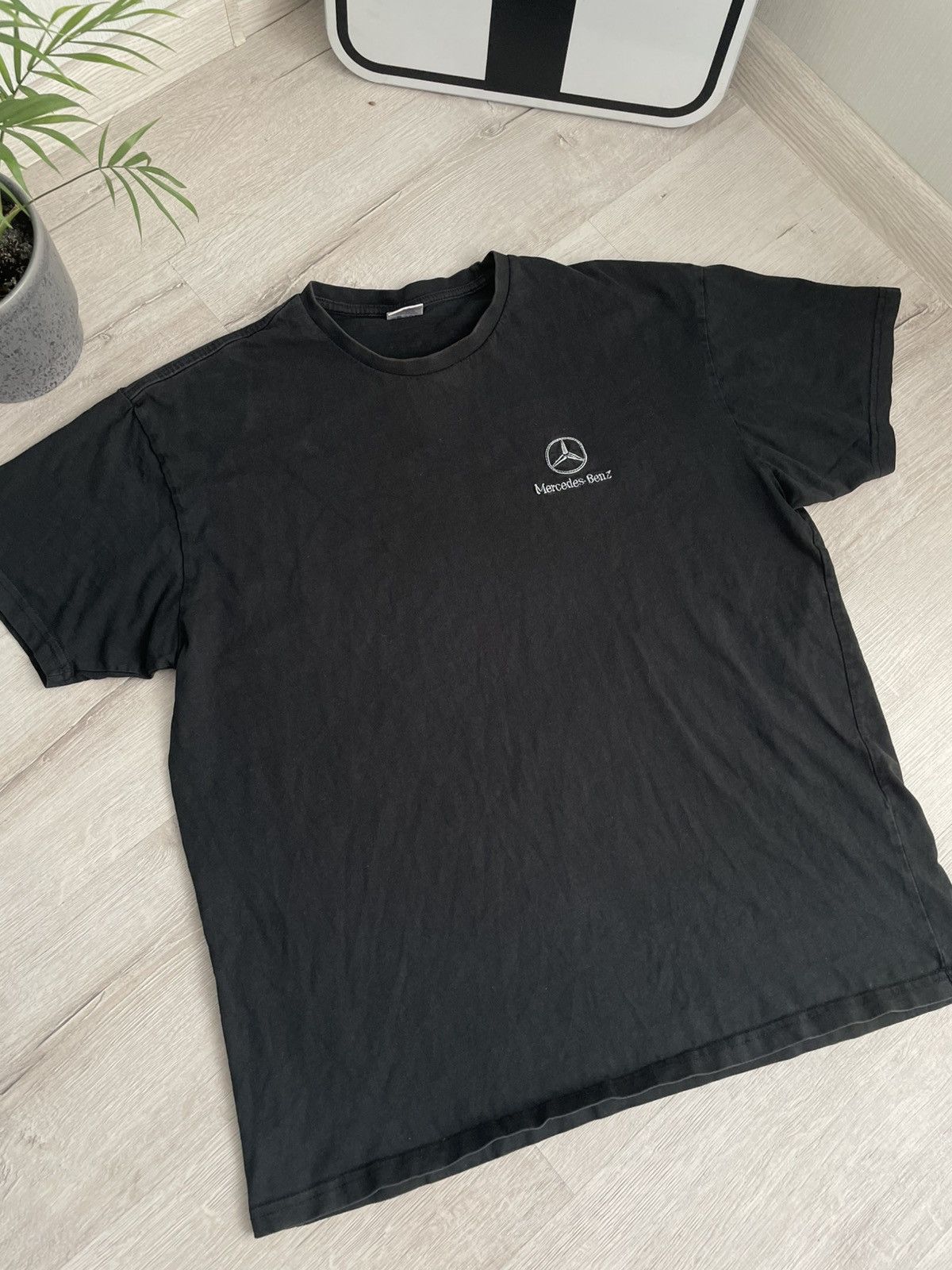 Mercedes-Benz Vintage 90s Mercedes Benz Small Logo Faded T-shirt Race F1 Size US L / EU 52-54 / 3 - 4 Thumbnail