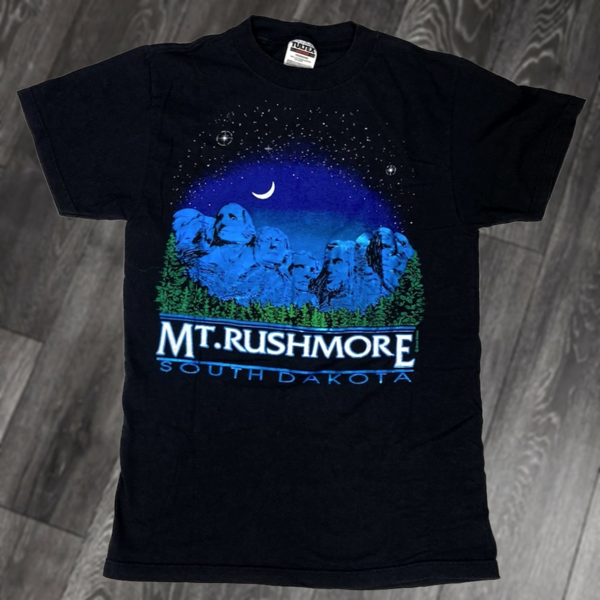 Tultex VINTAGE Mt Rushmore South Dakota Graphic T-shirt Men Small Black 90s Size US S / EU 44-46 / 1 - 1 Thumbnail