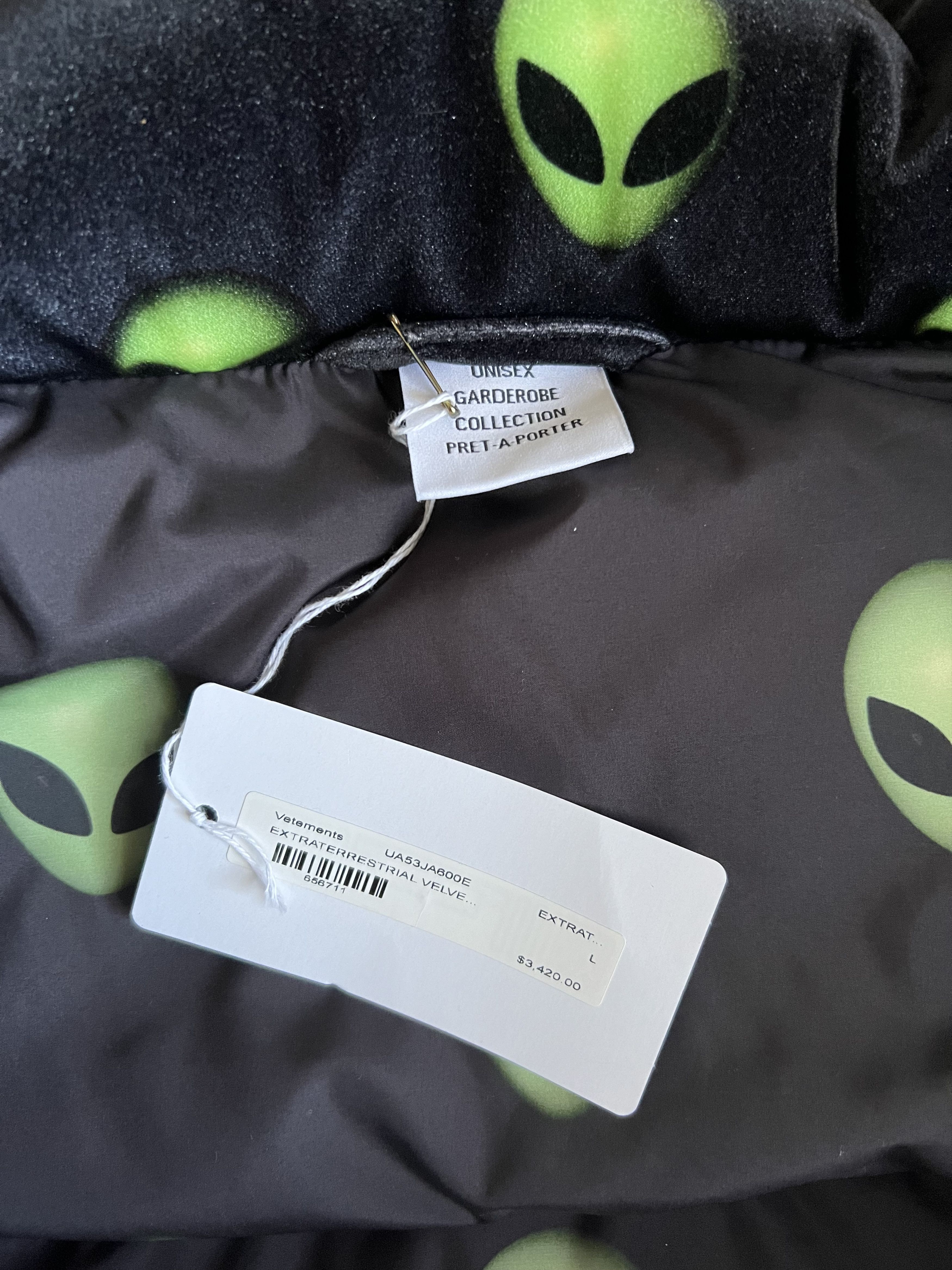 Vetements Vetements Extra Terrestrial Alien Velvet Jacket in Black Size US XL / EU 56 / 4 - 9 Thumbnail