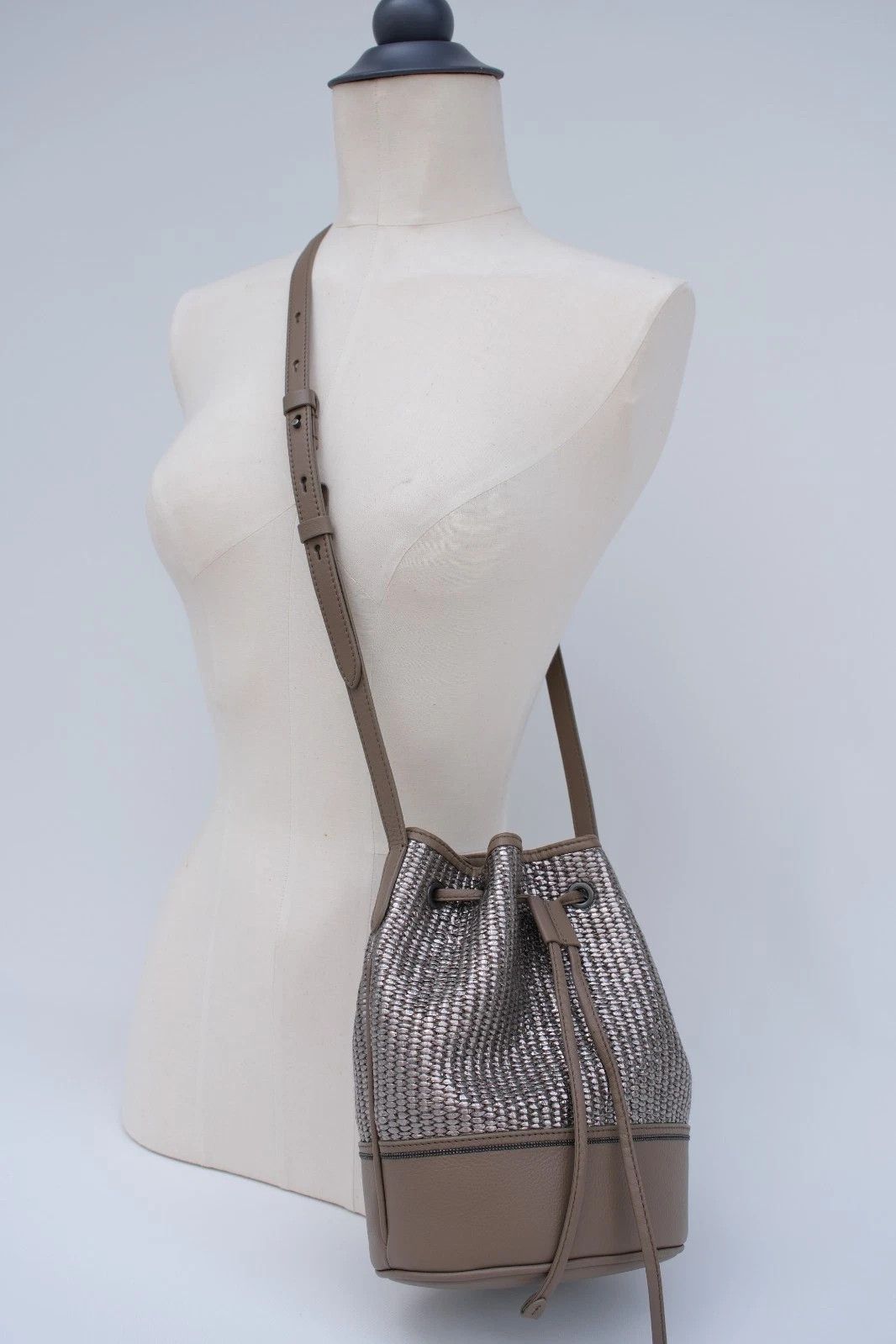 Brunello Cucinelli NEW Brunello Cucinelli Platinum Raffia & Leather Bucket Bag Size ONE SIZE - 3 Thumbnail