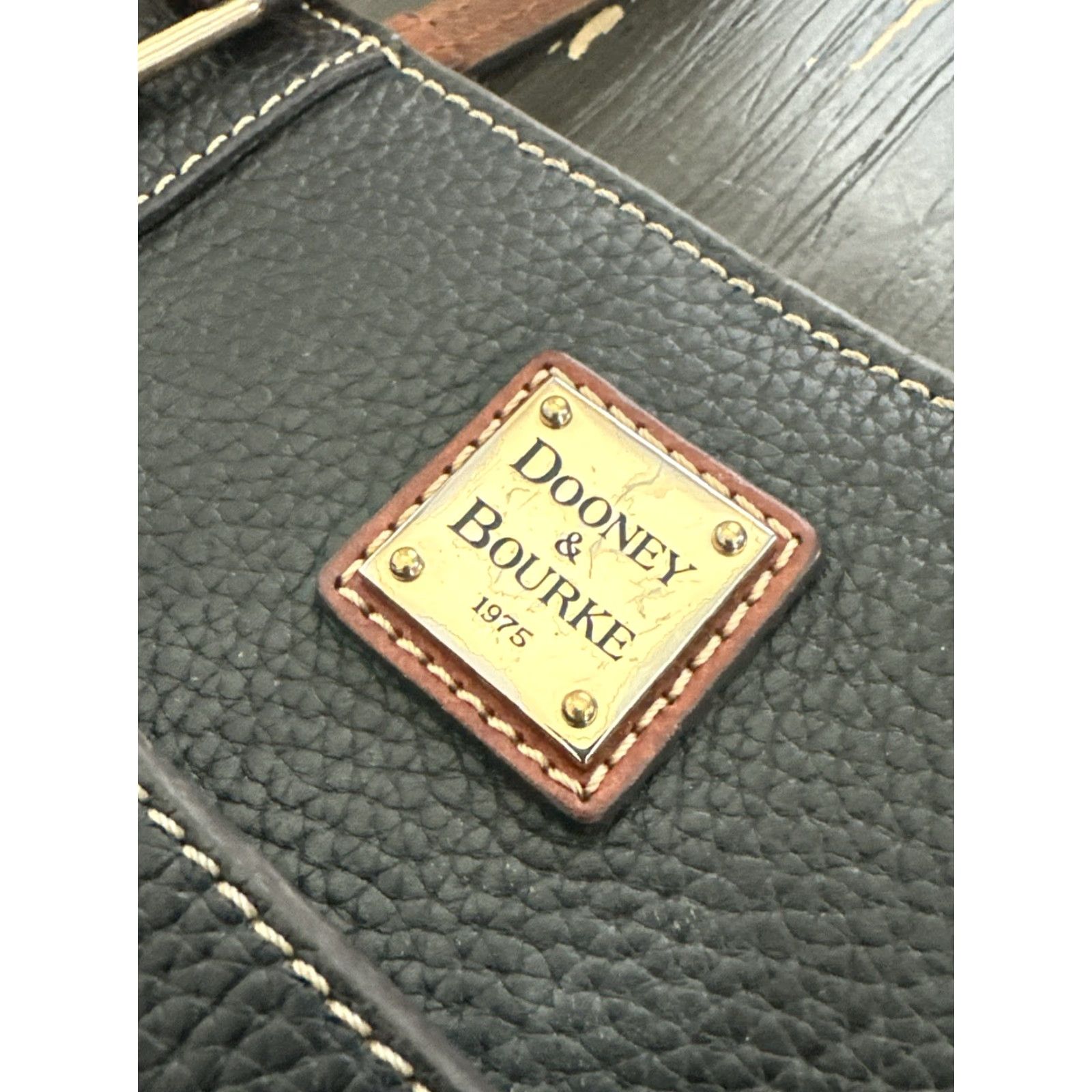 Dooney & Bourke DOONEY & BOURKE Brown Pebbled Leather Shoulder Bag Medium for Women Size ONE SIZE - 2 Thumbnail