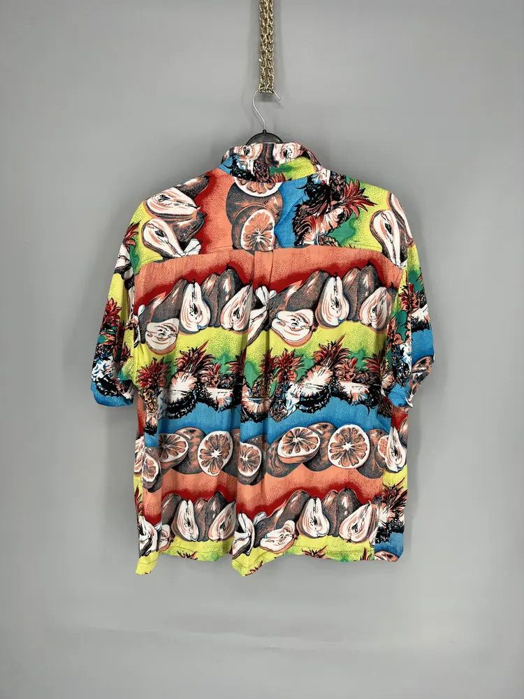 Vintage Vintage crazy shirts Hawaiian size M Size US M / EU 48-50 / 2 - 7 Thumbnail