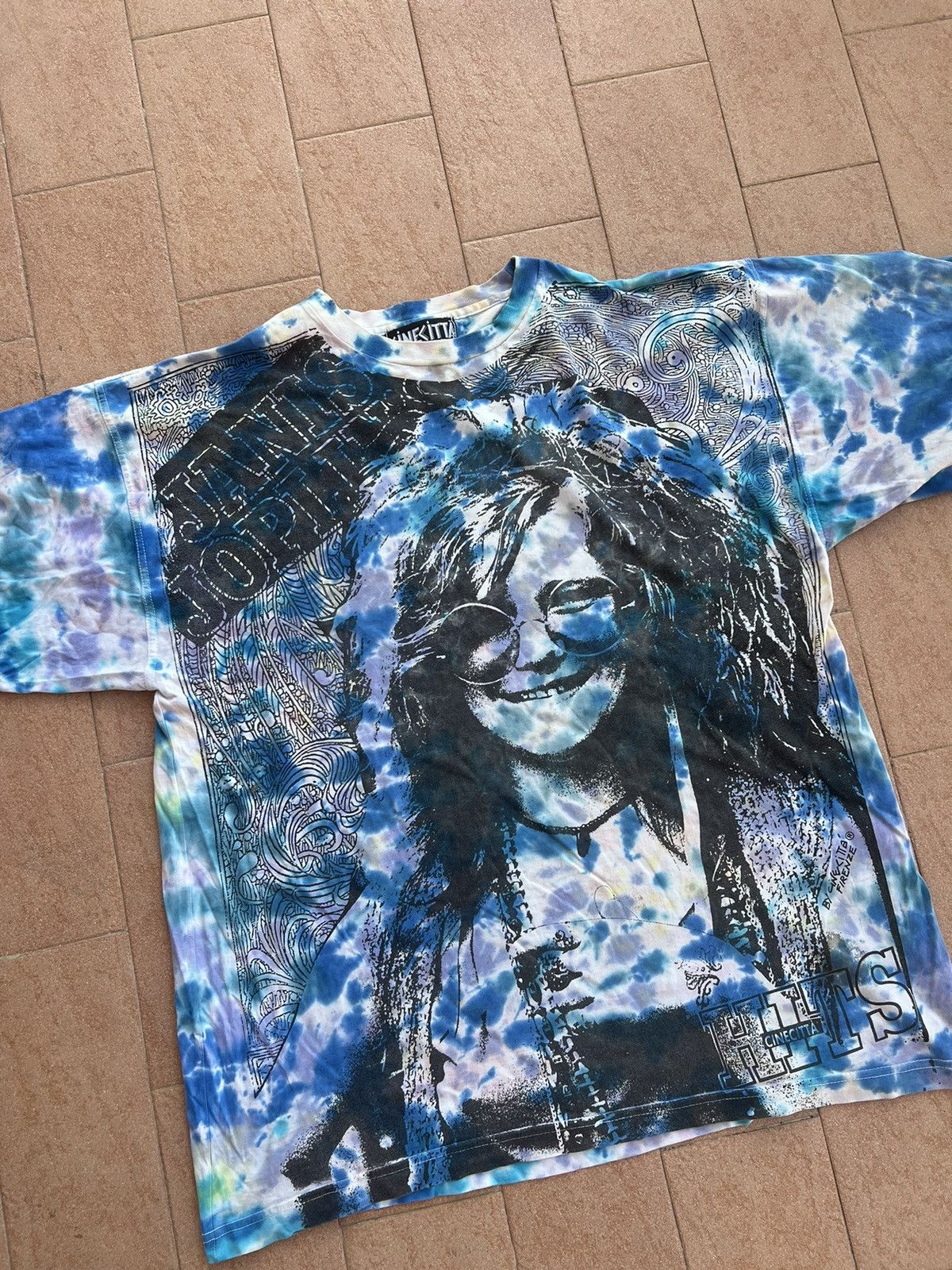 Band Tees × Vintage Vintage 90s Janis Joplin Tie Dye Blue Liquid Shirt XL Size US XL / EU 56 / 4 - 2 Thumbnail