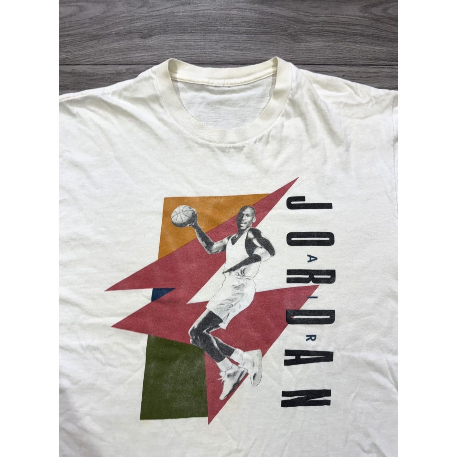 Nike VINTAGE Nike T-Shirt White Cotton 1990s 90s Chicago Bulls Jordan M Mens Short Sleeve Single Stitch Shirt Size US M / EU 48-50 / 2 - 6 Thumbnail