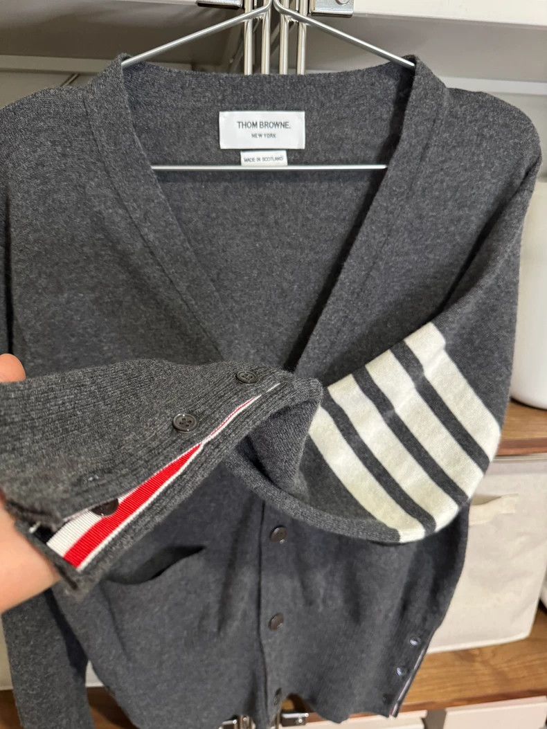 Thom Browne Thom Browne Dark grey cashmere V-neck knit cardigan Size US L / EU 52-54 / 3 - 7 Thumbnail