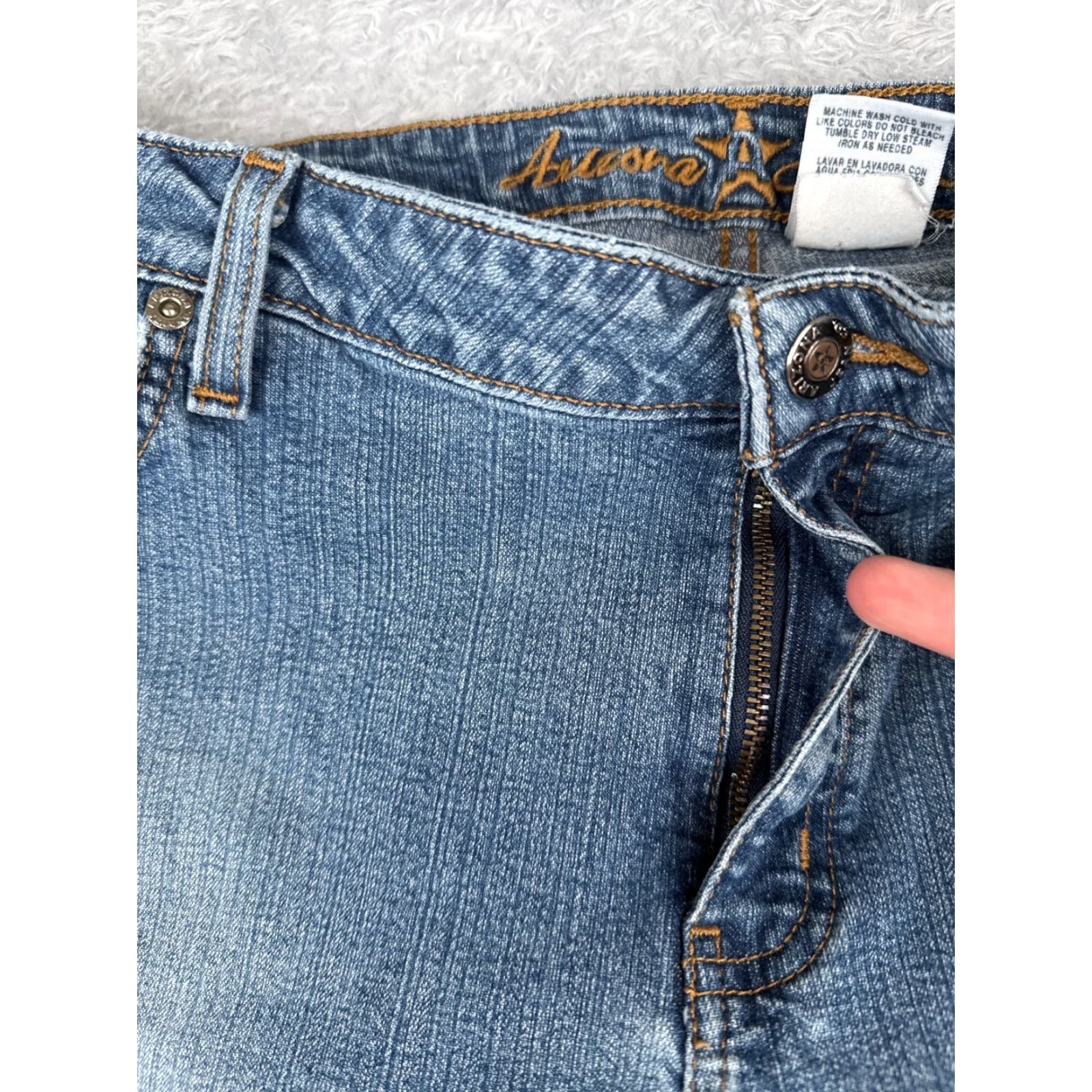 Vintage Arizona Jeans Co Juniors 17 Blue Denim Flared Mid Rise 34x30 Cotton Blend Jeans Womens Rock Distressed Pockets 5-Pocket Design Regular 30 in Inseam Size 38" / US 16 / IT 52 - 5 Thumbnail