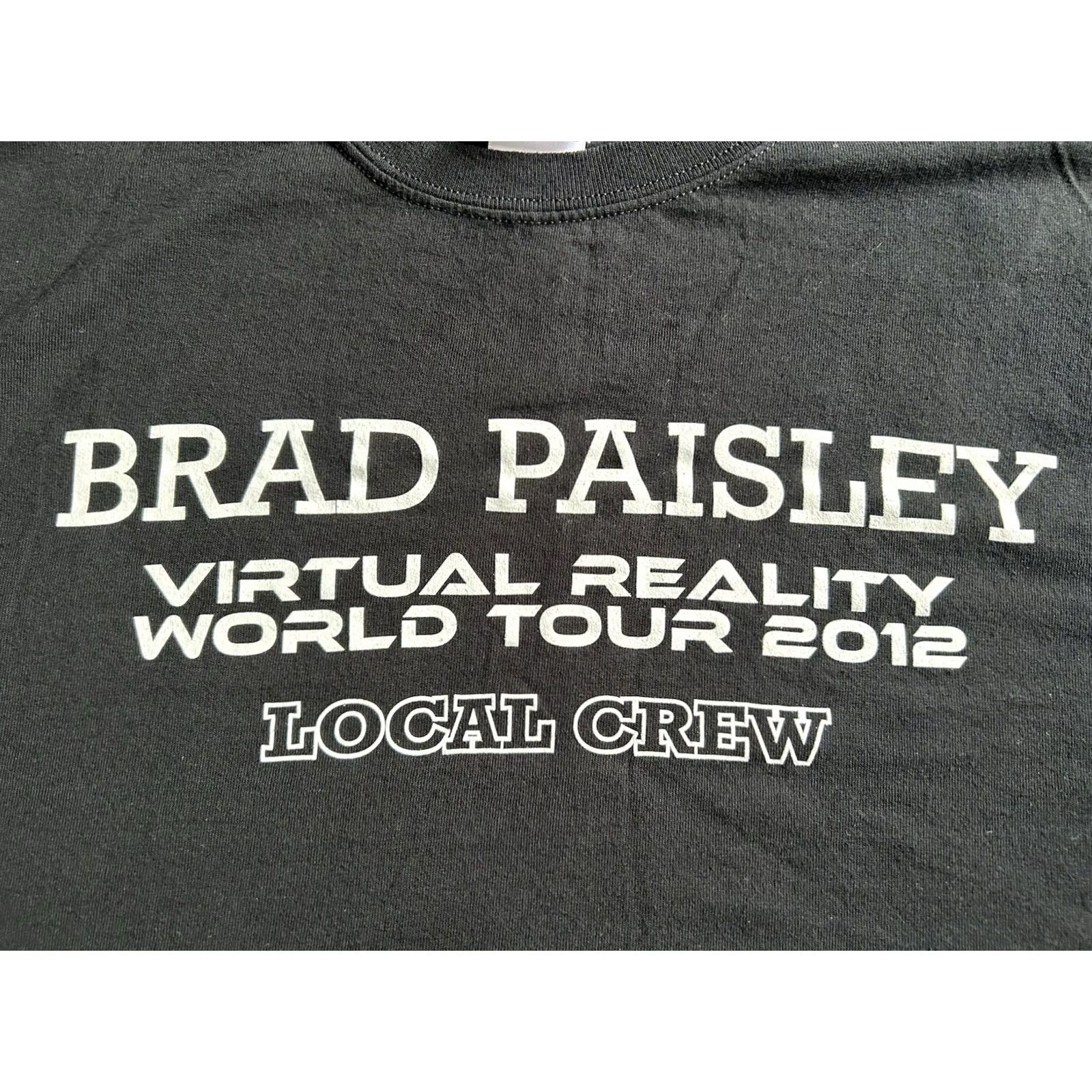 Vintage VINTAGE Brad Paisley Virtual Reality World Tour 2012 Local Crew Mens XL T-Shirt Black Paisley Tour Music Band Mens XL Size US XL / EU 56 / 4 - 3 Thumbnail
