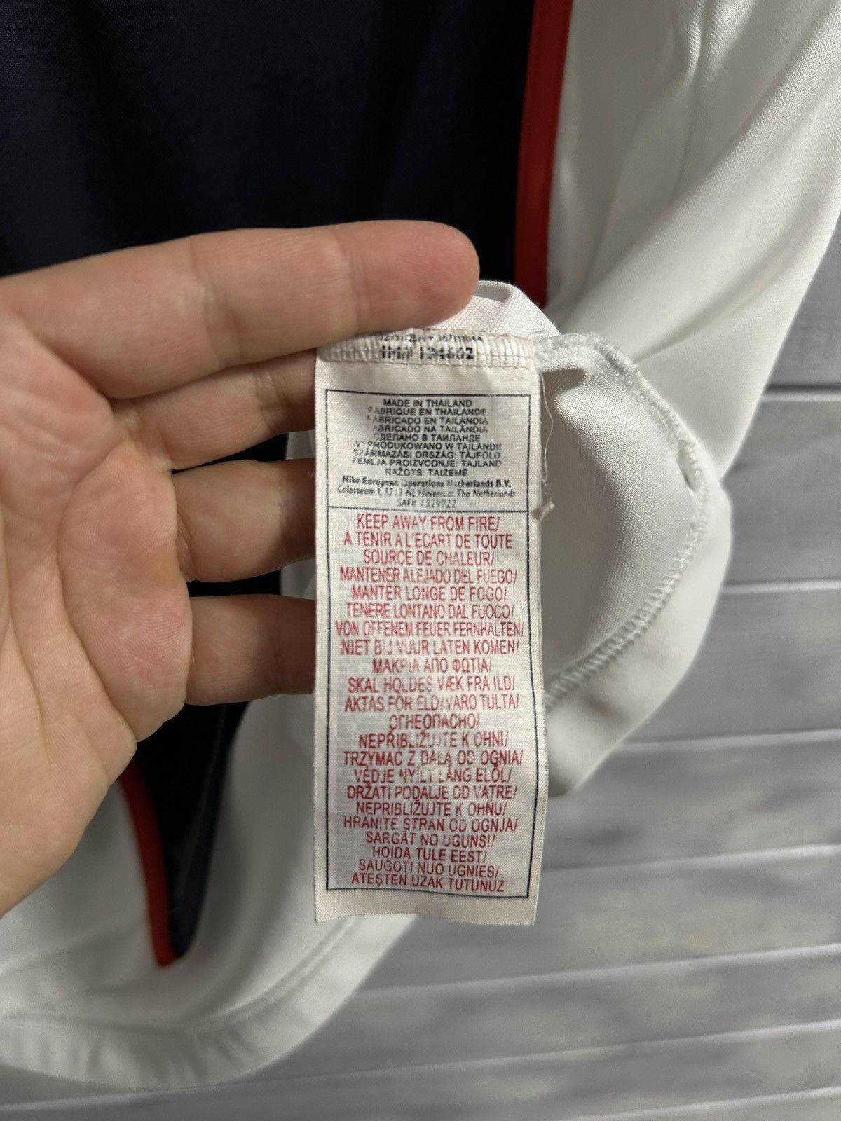 Nike Rare Vintage Tee Nike Big Swoosh Centr Logo Drill Y2K style. Size US S / EU 44-46 / 1 - 7 Thumbnail