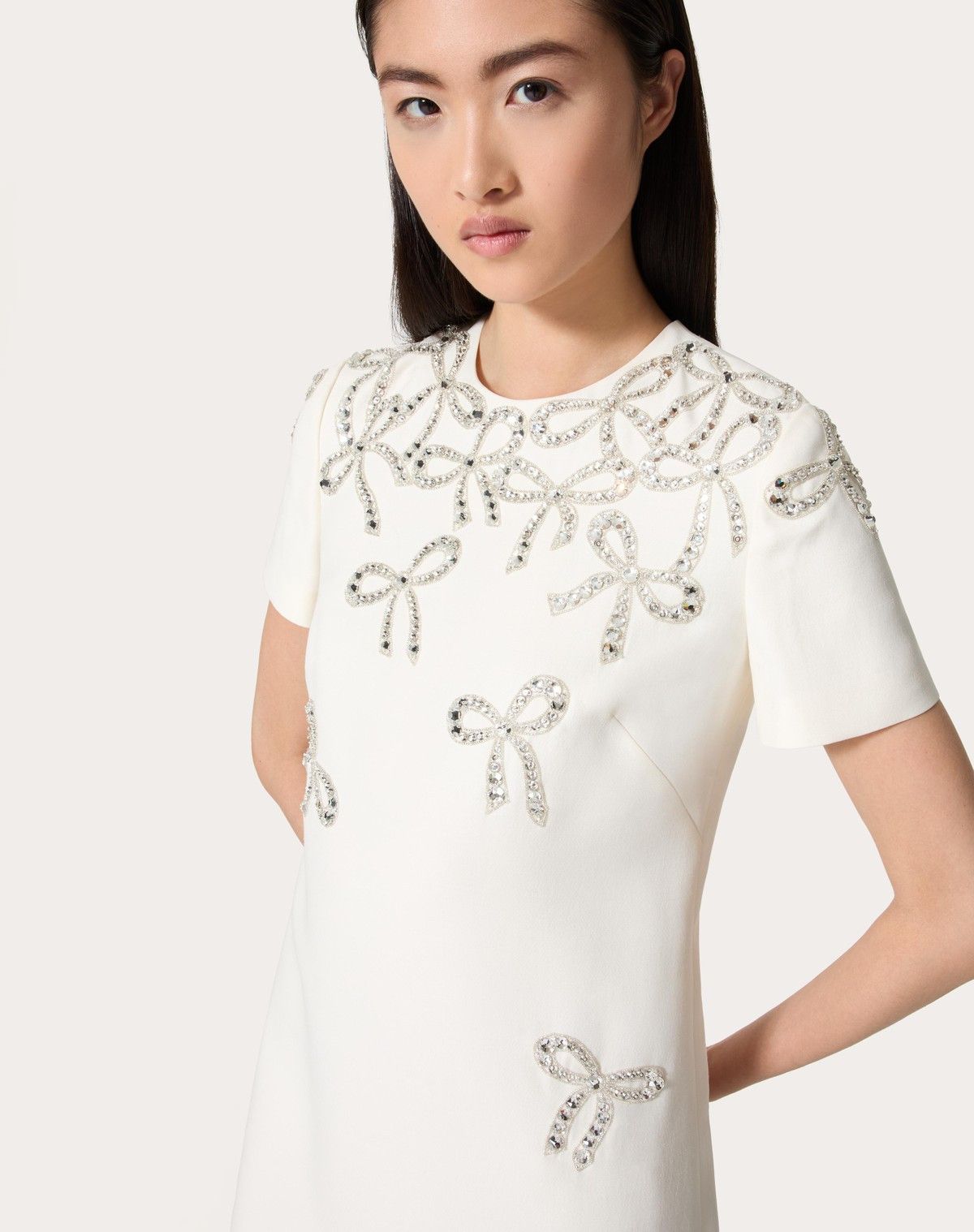 Valentino o1s1wg110525 Embroidered Crepe Couture Short Dress in White Size S / US 4 / IT 40 - 6 Thumbnail