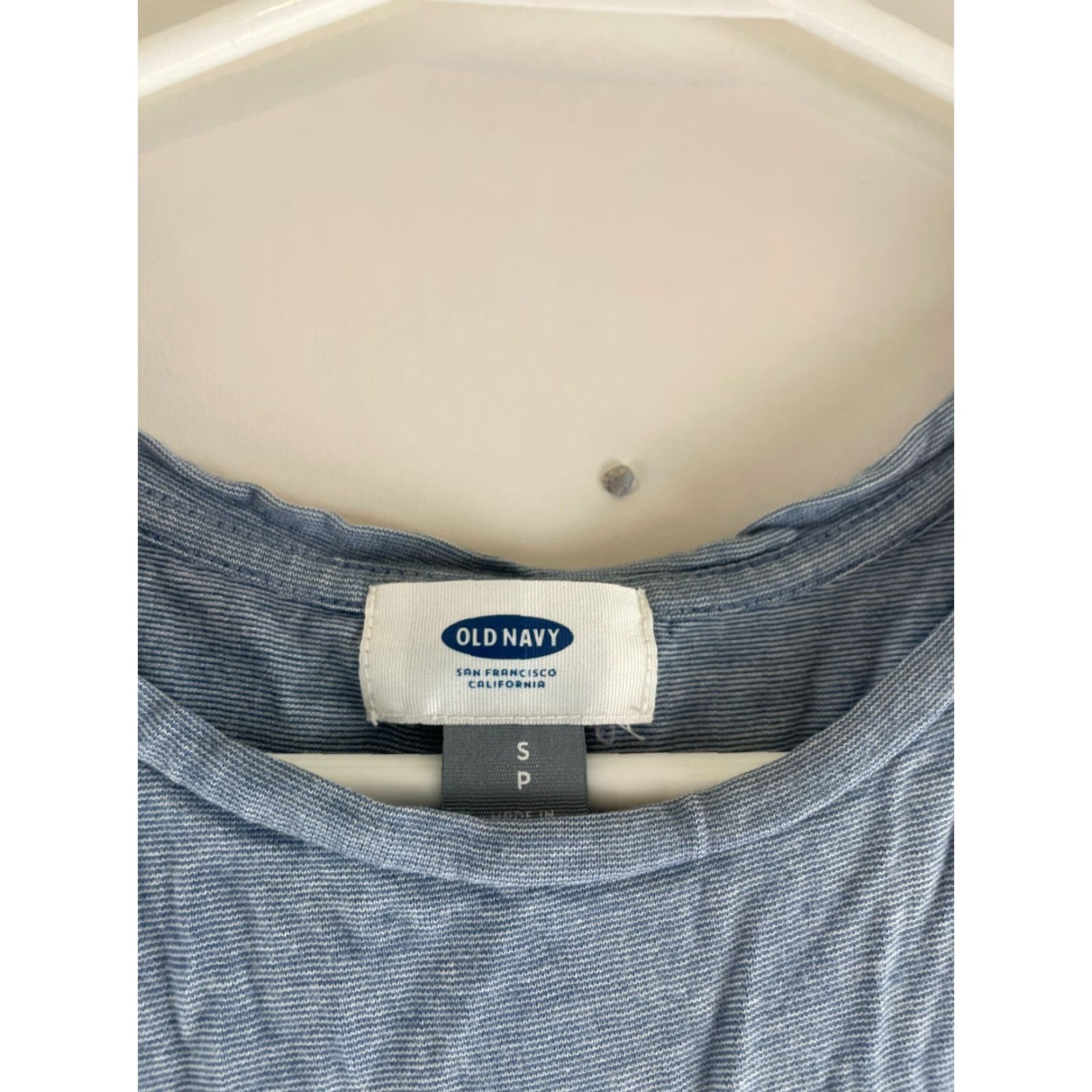 Old Navy Old Navy Tank Top Women’s Size Small Blue White Striped Sleeveless Round Neck Tank Size S / US 4 / IT 40 - 6 Thumbnail