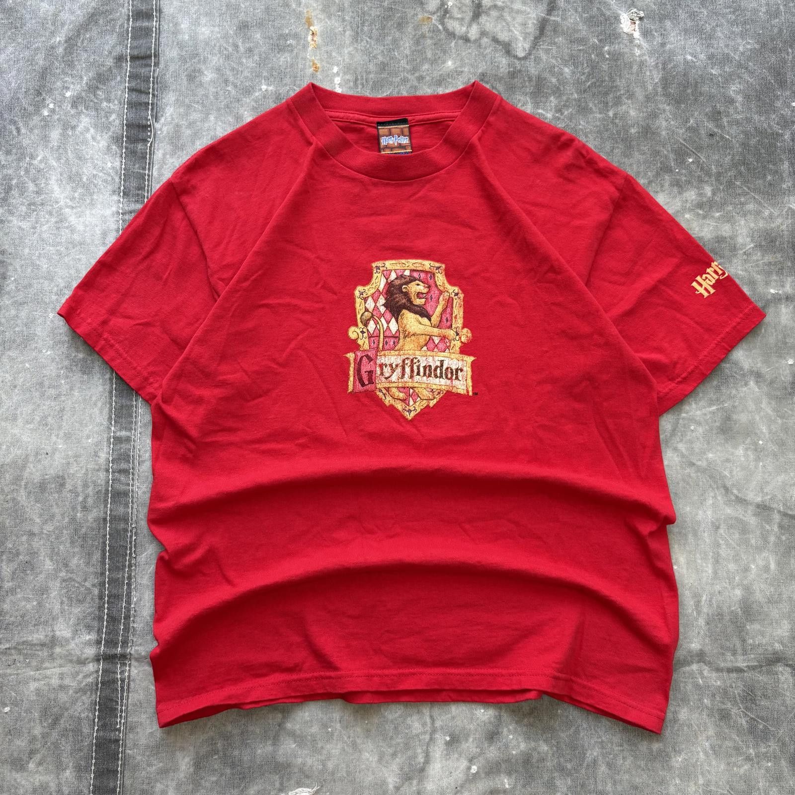 Vintage Vintage Y2K Red Harry Potter Gryffindor Crest Movie Shirt Size US M / EU 48-50 / 2 - 1 Thumbnail