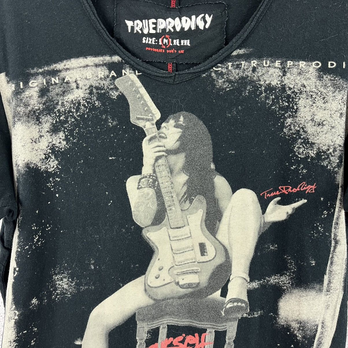 Band Tees Vtg True Prodigy Rock Band T-Shirt V-Neck Big Logo Size M Size US M / EU 48-50 / 2 - 3 Thumbnail