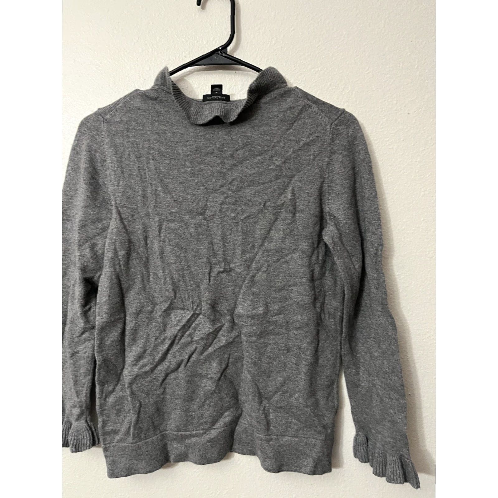 Ann Taylor Ann Taylor Women's Blouse Crew Neck Long Sleeve Gray Size M Pullover Ruffle Size M / US 6-8 / IT 42-44 - 3 Thumbnail