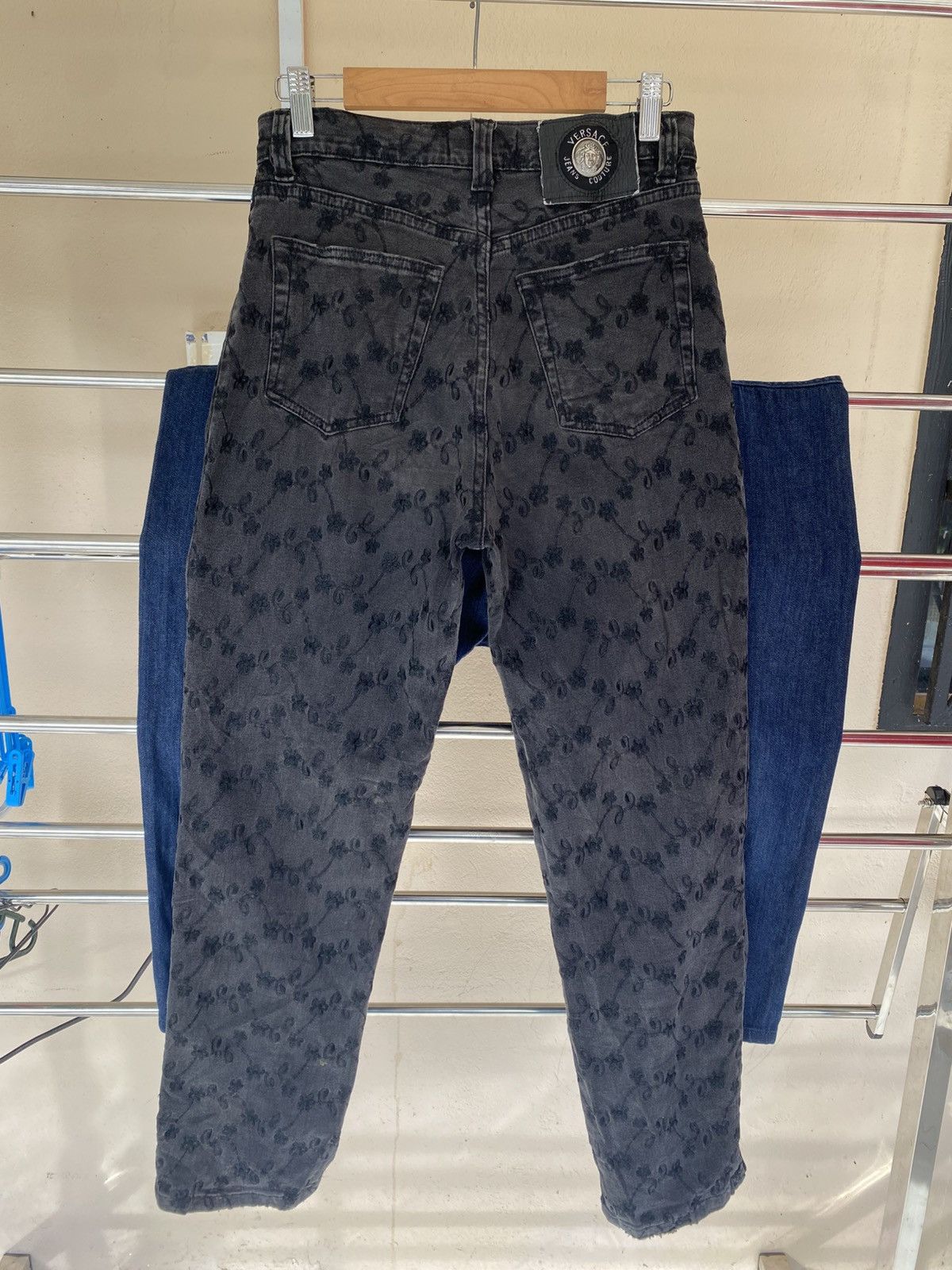 Versace Jeans Couture Versace Embroidery Pattern Sunfaded Jeans Size 26" / US 2 / IT 38 - 2 Thumbnail