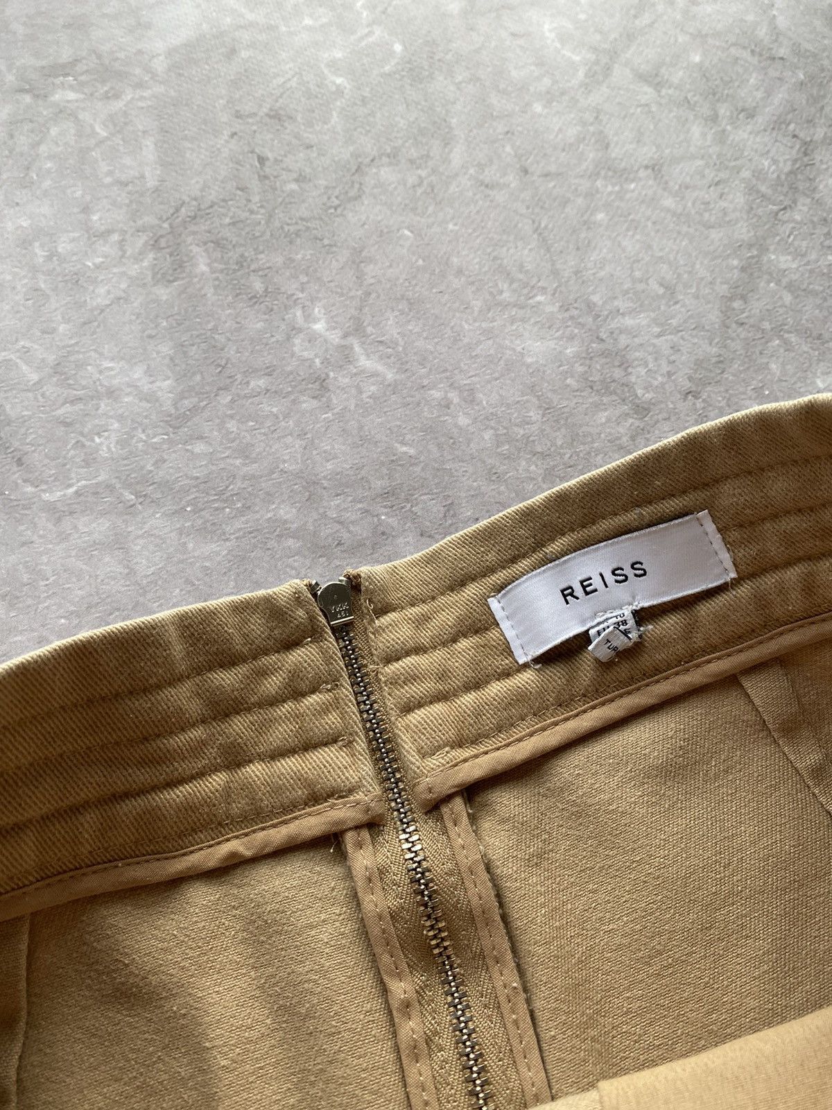 Reiss Rare Reiss Mini Denim Ruffle Skirt Navy Beige Size 6 Size 28" / US 6 / IT 42 - 7 Thumbnail