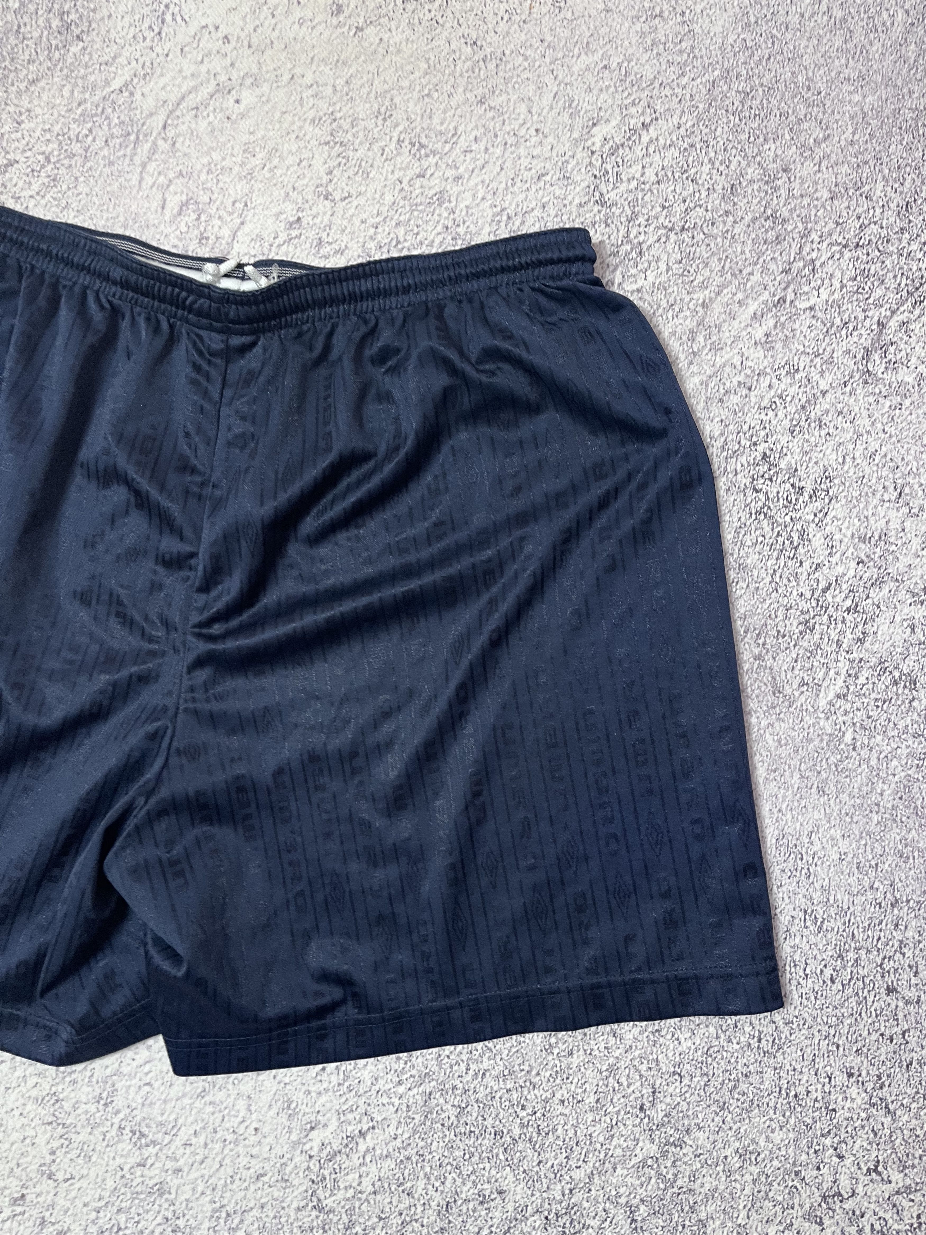 Umbro × Vintage Vintage men’s soccer short Umbro size Xl Size US 36 / EU 52 - 13 Thumbnail