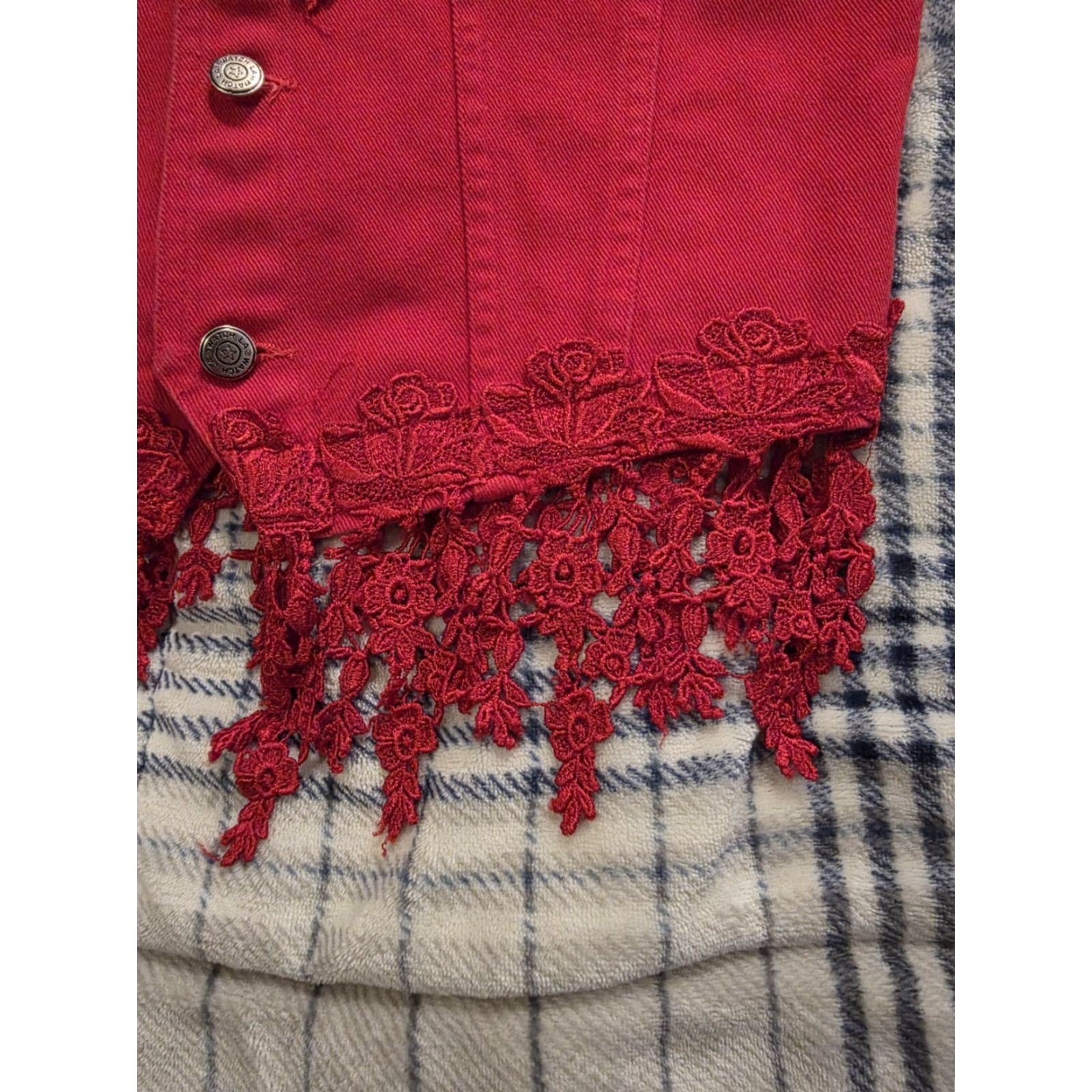 Vintage VINTAGE Watch LA Women's Denim Vest Short Sleeveless Red Embroidered Rose Lace 90s Western Casual Womens Medium Size M / US 6-8 / IT 42-44 - 5 Thumbnail