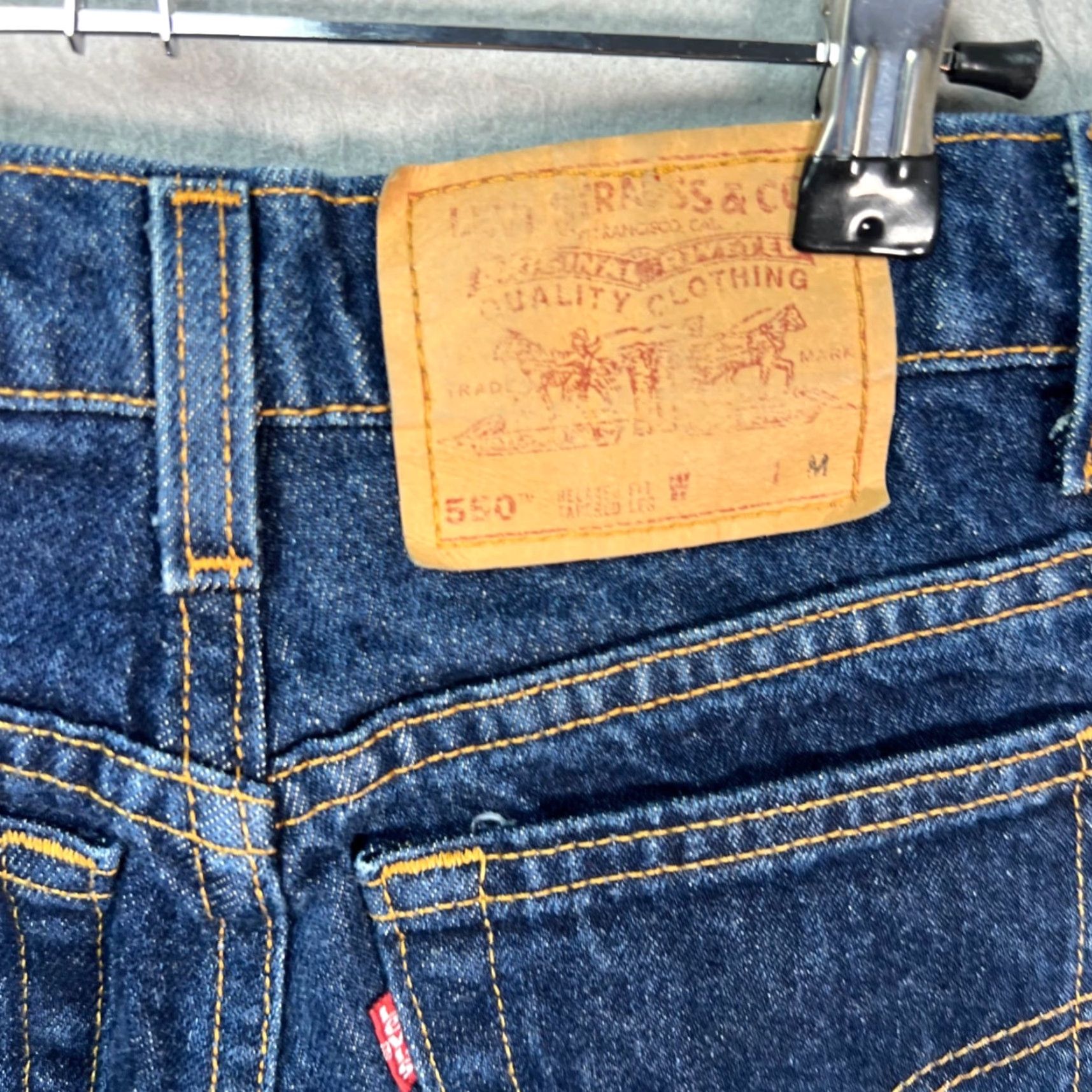 Levi's VINTAGE Levi's 550 Jeans Women 5 Relaxed Medium Blue Denim 90s Pockets 5-Pocket Style Regular Waist 26 Inseam 30 Inseam Size 27" / US 4 / IT 40 - 3 Thumbnail