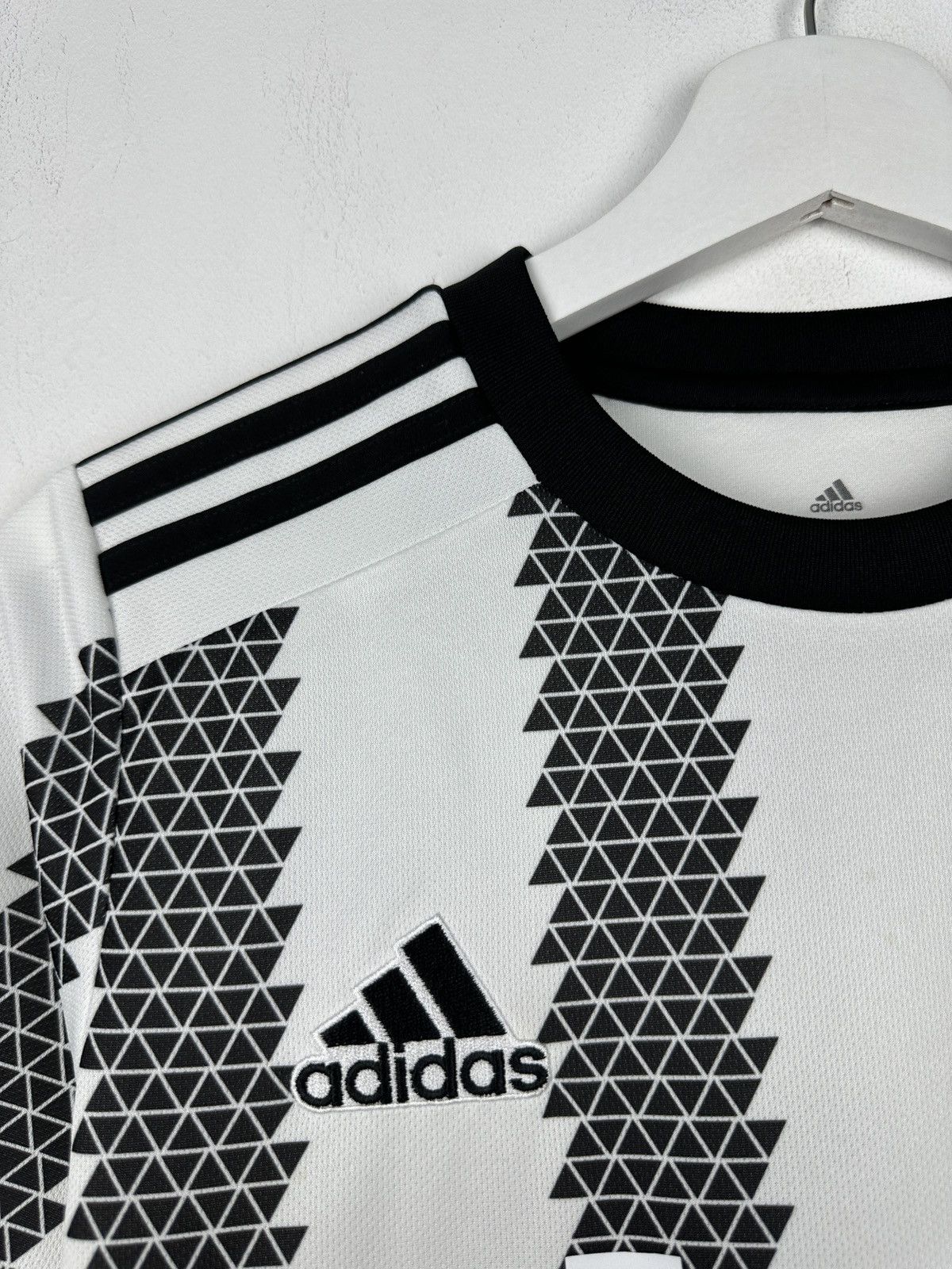 Adidas #10 Pogba Juventus 2022 Home Soccer Jersey Football Shirt Size US S / EU 44-46 / 1 - 5 Thumbnail