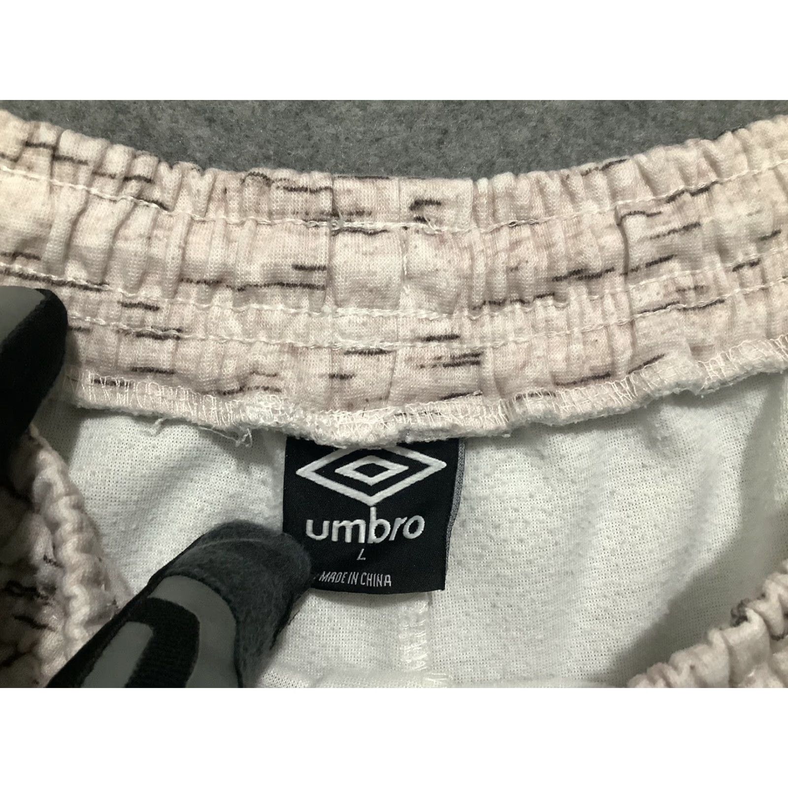Umbro Umbro Mens Sweat Shorts Large Pink Elastic Waist Drawstring Zip Pockets Waist 32 Size US 33 - 3 Thumbnail