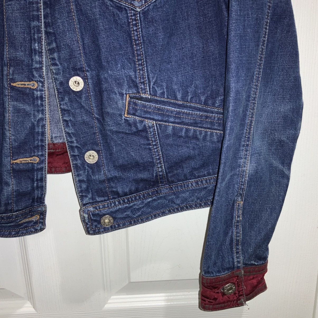 Guess Guess Glamour Denim trucker denim jacket velvet trim Sz L Size L / US 10 / IT 46 - 3 Thumbnail